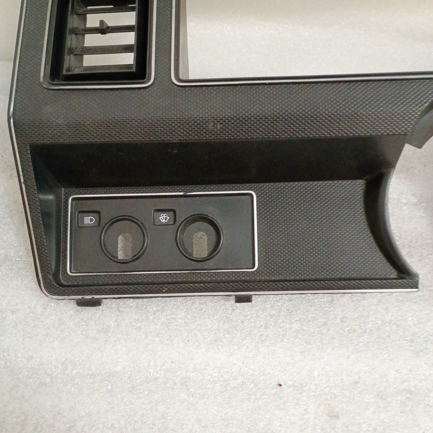 80-86 Black Gauge Cluster Bezel with AC Vents (Used) F150 F250 F350 Bronco