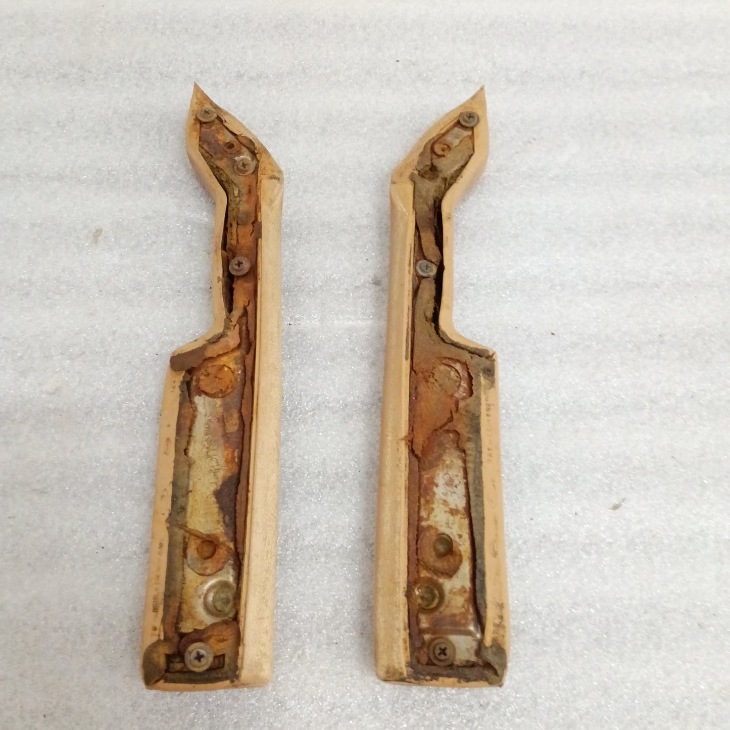 80-86 Tan Arm Rests Set (Used) Ford F150 F250 F350 Bronco OEM