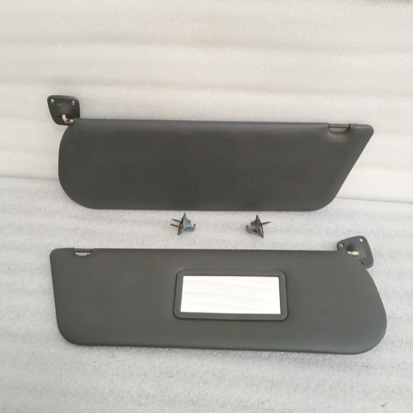 92-97 Dark/Granite Gray Vinyl Sun Visors Pair (Used) F150 F250 F350 Bronco OEM