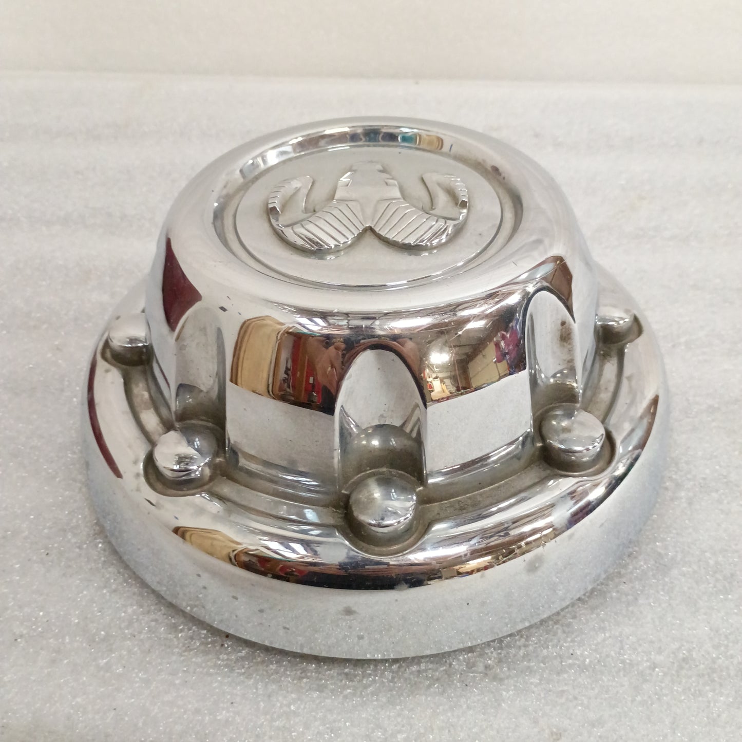 94-01 Chrome 8 Lug Center/Hub Caps (Used) Dodge 2500 3500 52039264