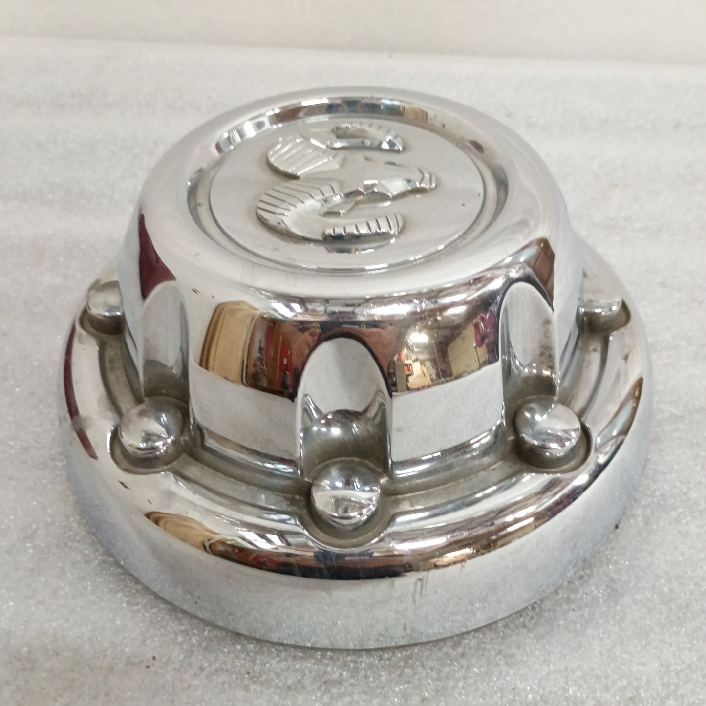 94-01 Chrome 8 Lug Center/Hub Caps (Used) Dodge 2500 3500 52039264
