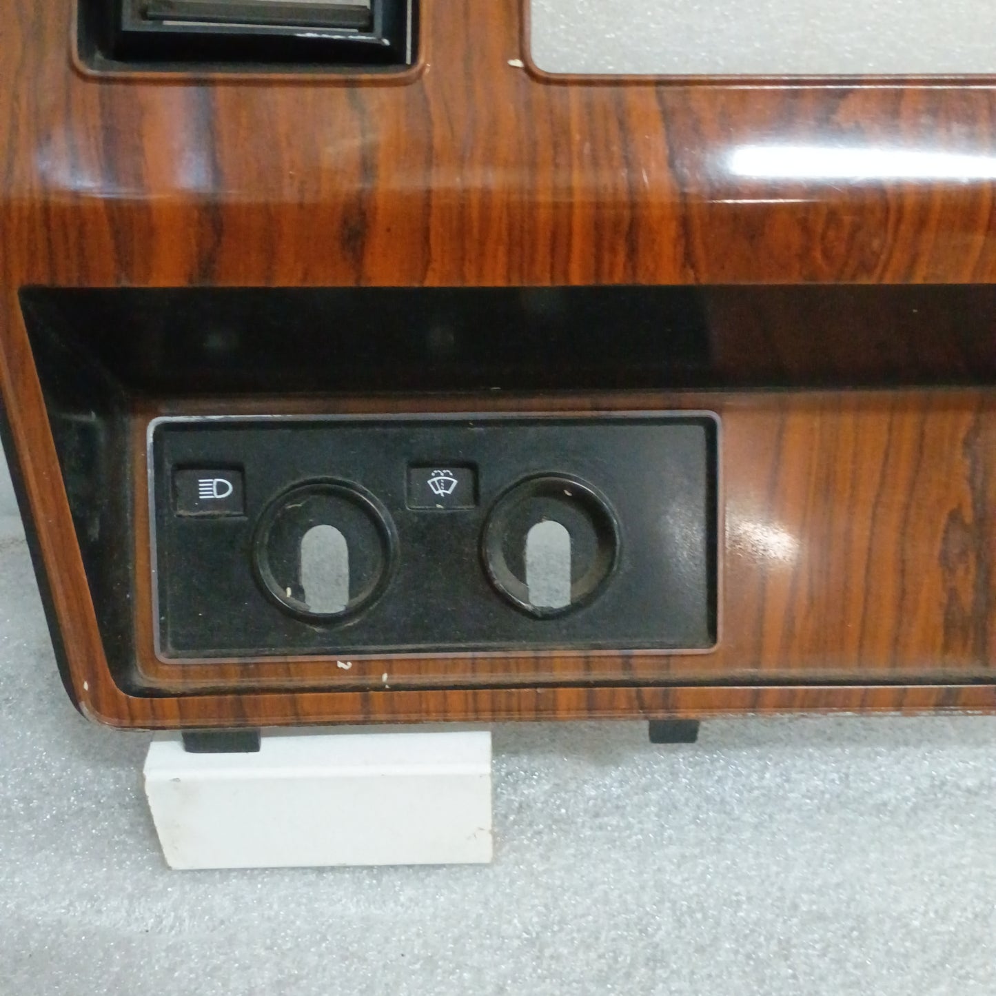 80-86 Rose Wood Grain Gauge Cluster Bezel with AC Vents (Used) F150 F250 F350 Bronco