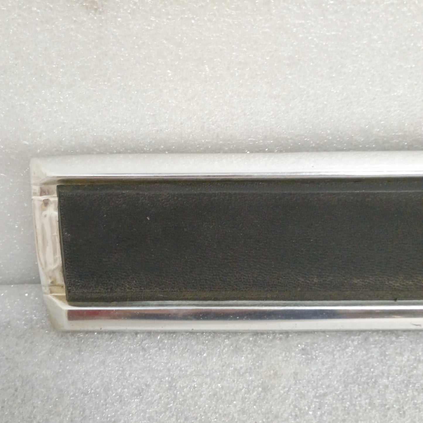 80-86 Bronco Right Rear Lower Side Trim Molding No Tire Rack (Used) Ford Full Size XLT