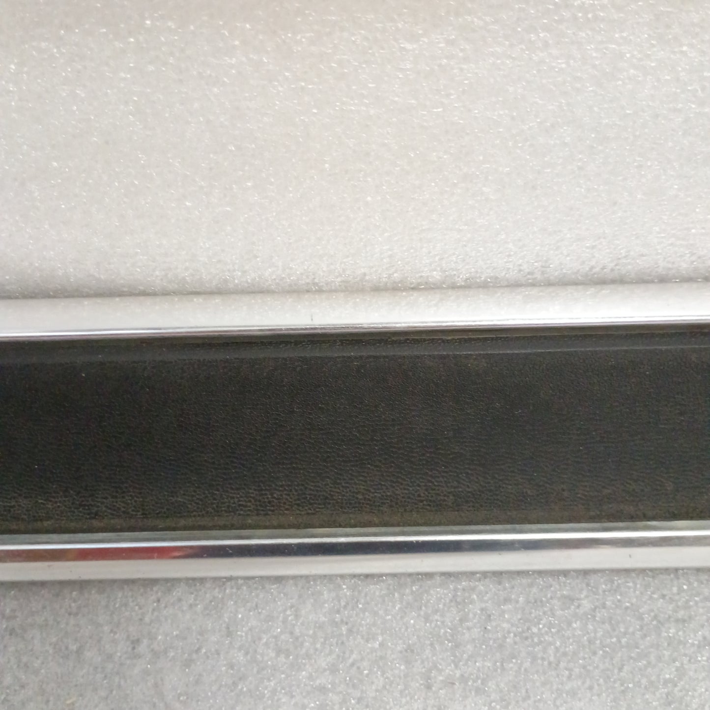 80-86 Bronco Right Rear Lower Side Trim Molding No Tire Rack (Used) Ford Full Size XLT
