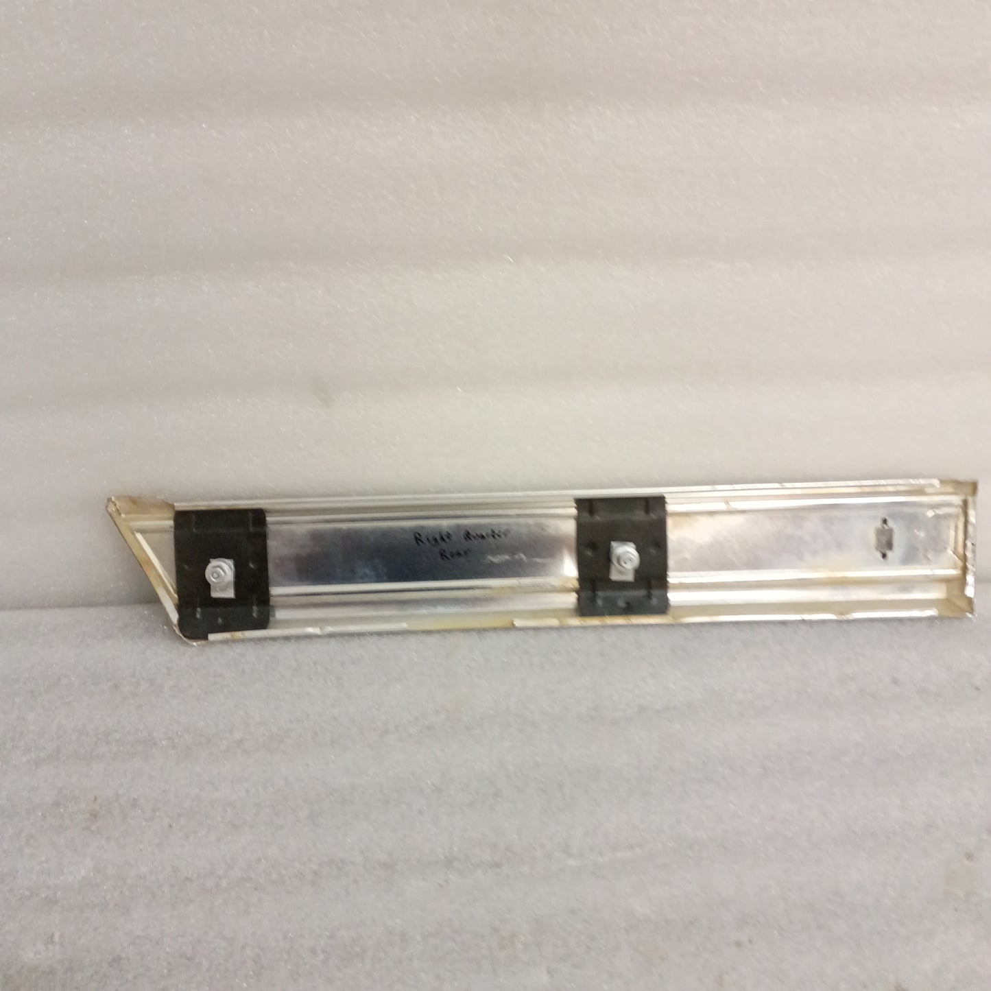 80-86 Bronco Right Rear Lower Side Trim Molding No Tire Rack (Used) Ford Full Size XLT