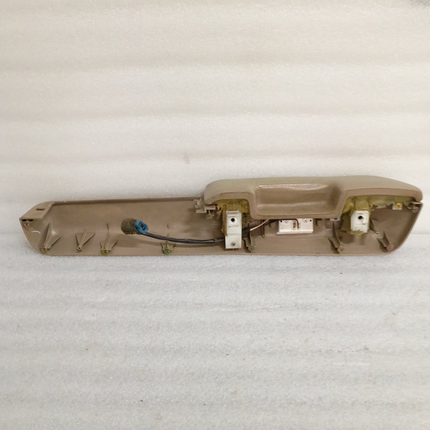 89-95 Arm Rests Tan For Power Doors (Used) Toyota 4Runner OEM SR5