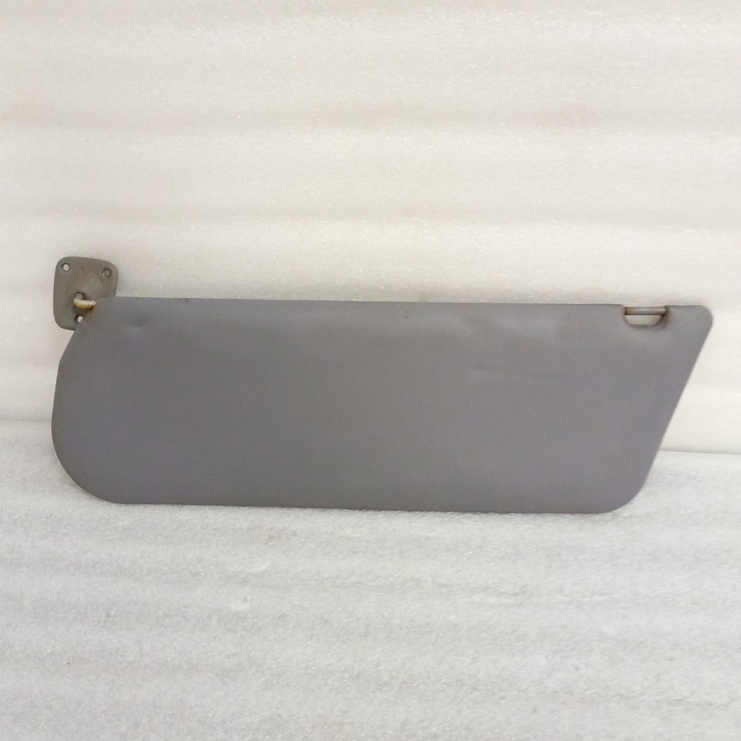 92-97 Light/Opal Gray Vinyl Sun Visors Pair (Used) F150 F250 F350 Bronco OEM