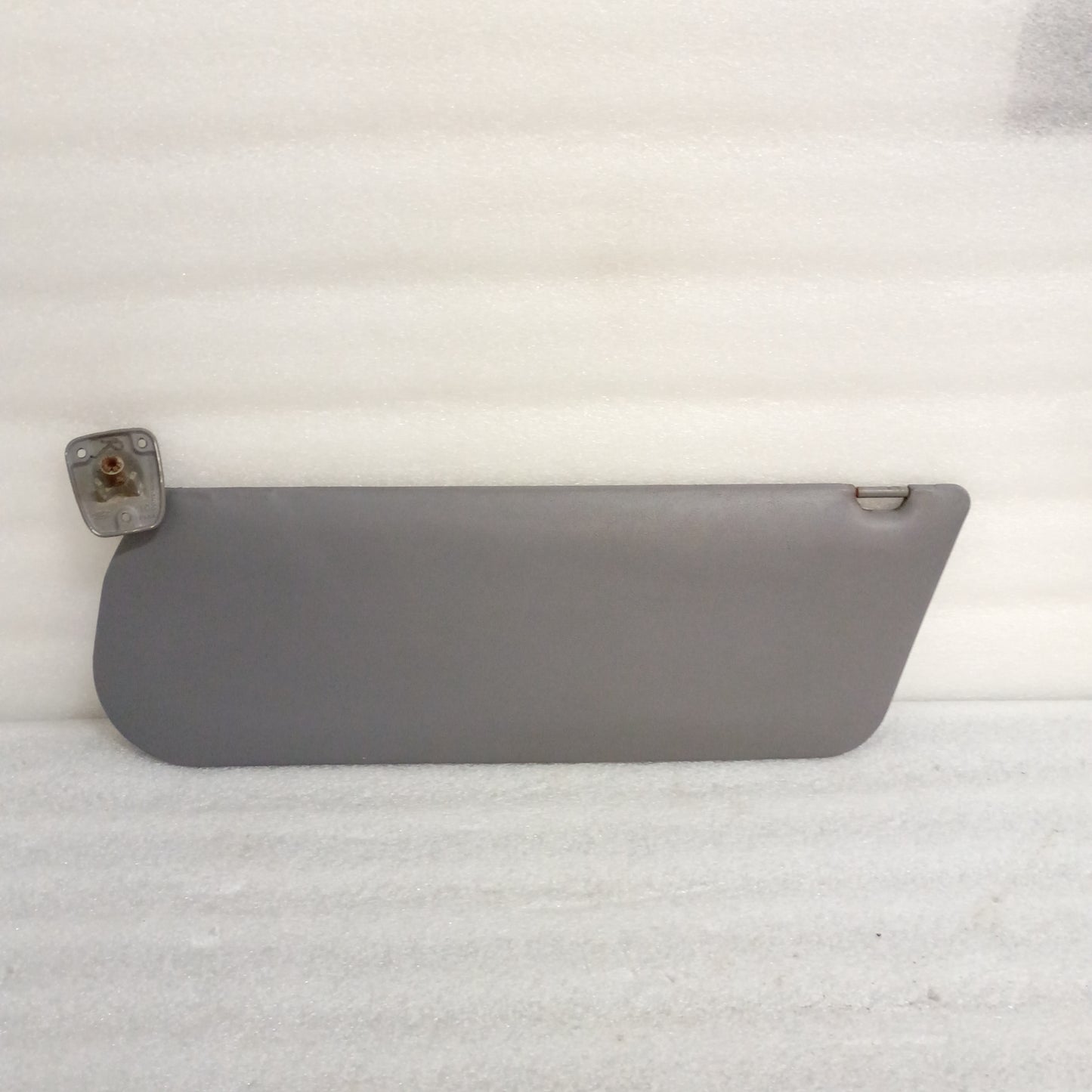 92-97 Light/Opal Gray Vinyl Sun Visors Pair (Used) F150 F250 F350 Bronco OEM