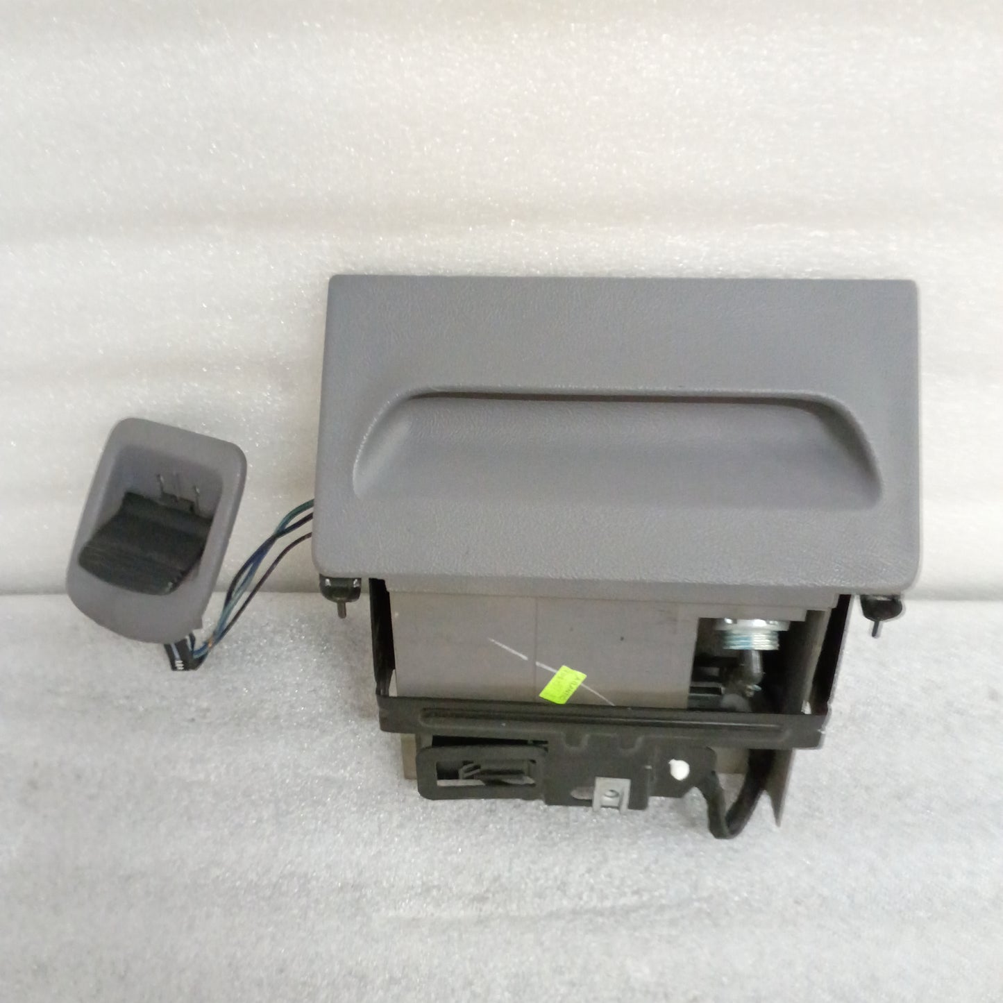 92-96 Light/Opal Gray Ashtray Assembly (Used) Opal Ford F150 F250 F350 Bronco