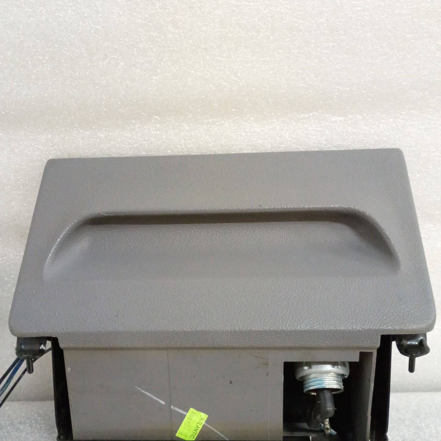 92-96 Light/Opal Gray Ashtray Assembly (Used) Opal Ford F150 F250 F350 Bronco