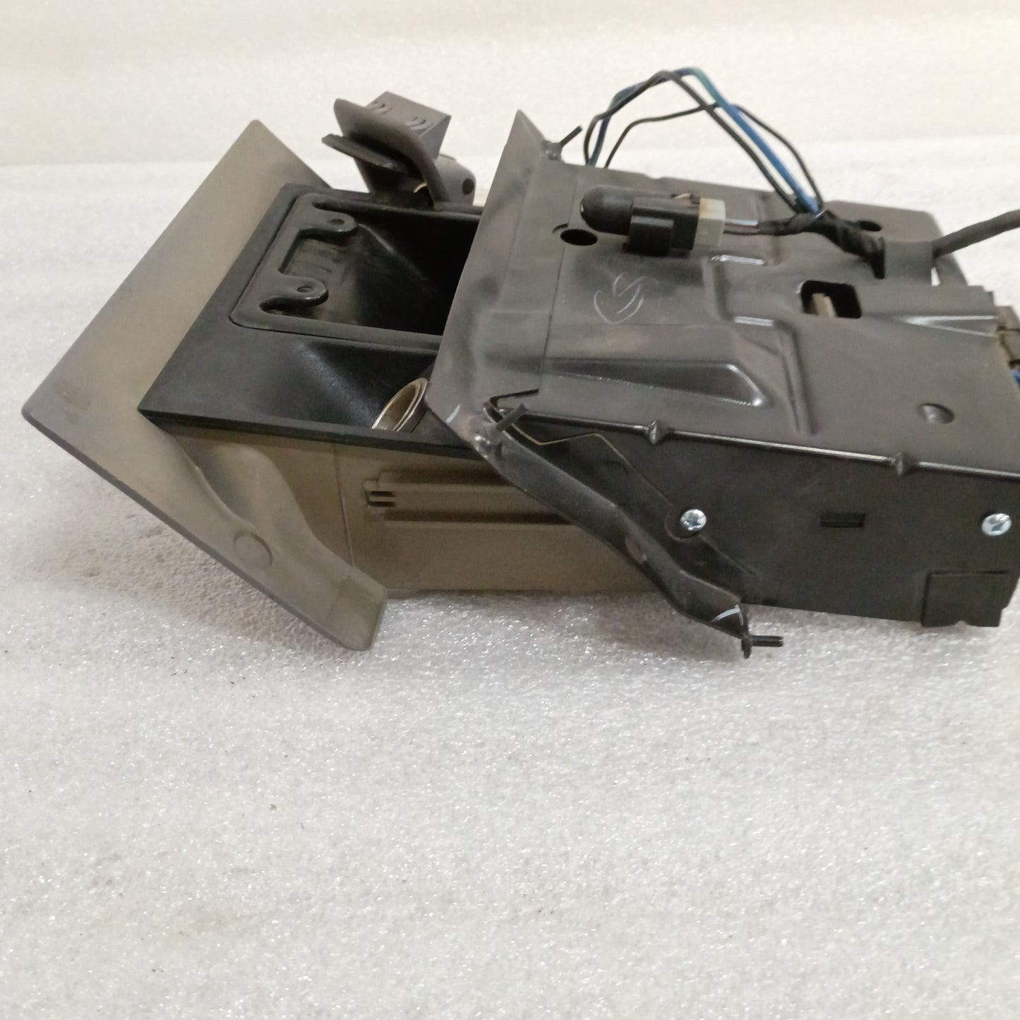 92-96 Light/Opal Gray Ashtray Assembly (Used) Opal Ford F150 F250 F350 Bronco