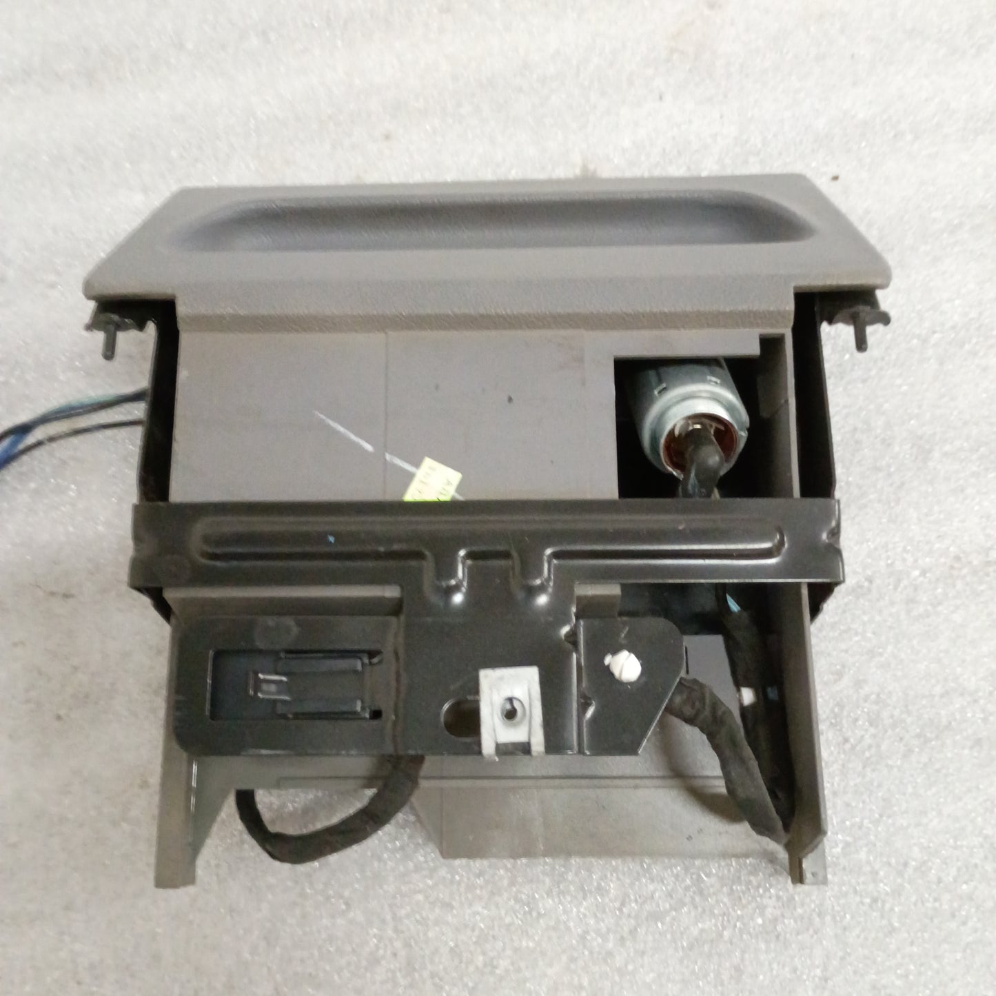 92-96 Light/Opal Gray Ashtray Assembly (Used) Opal Ford F150 F250 F350 Bronco