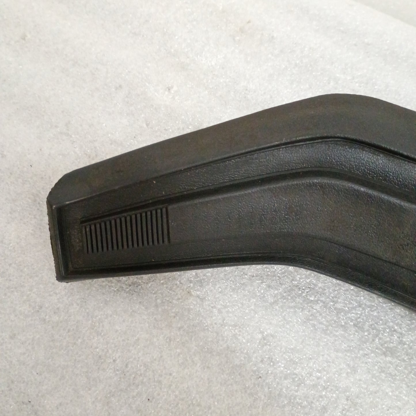 80-86 Steering Wheel Horn Button Black (Used) F150 F250 F350 Bronco OEM