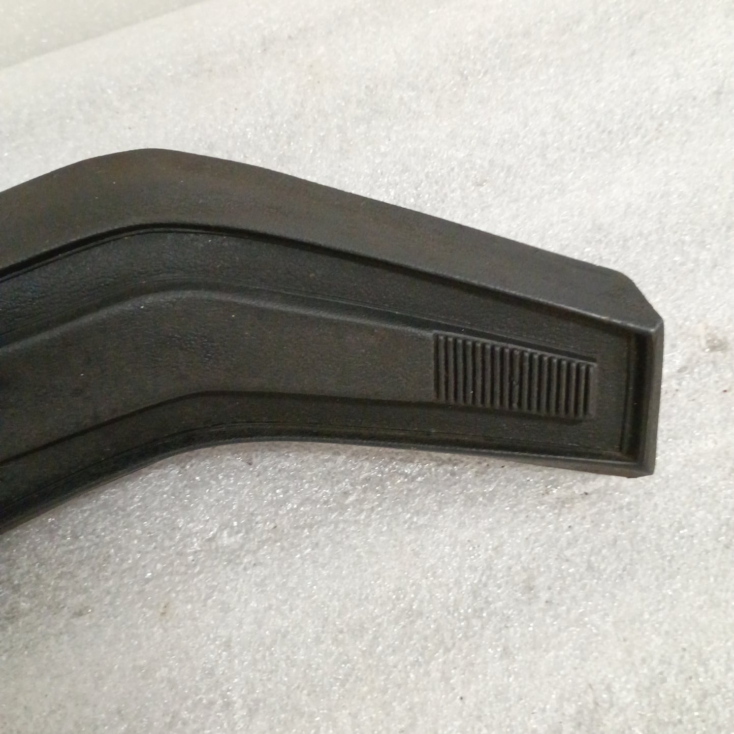 80-86 Steering Wheel Horn Button Black (Used) F150 F250 F350 Bronco OEM