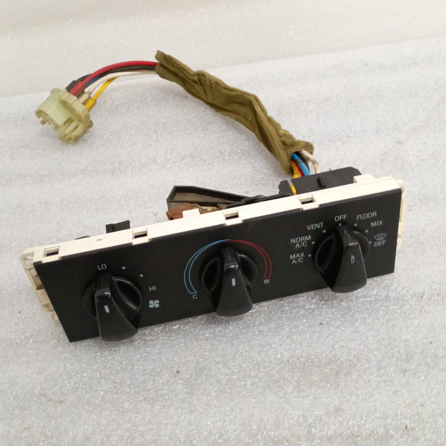 92-95 Heater / HVAC Control with AC (Used) Ford F150 F250 F350 Bronco