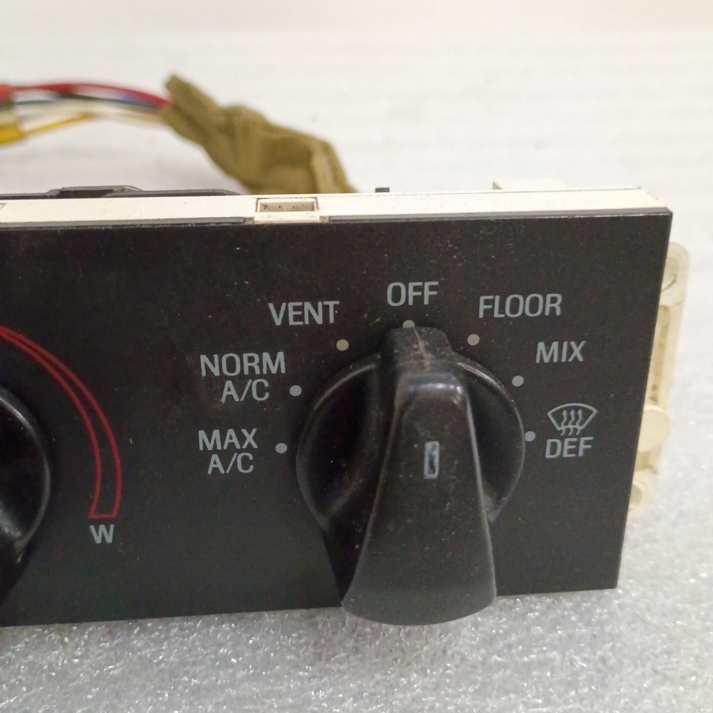 92-95 Heater / HVAC Control with AC (Used) Ford F150 F250 F350 Bronco