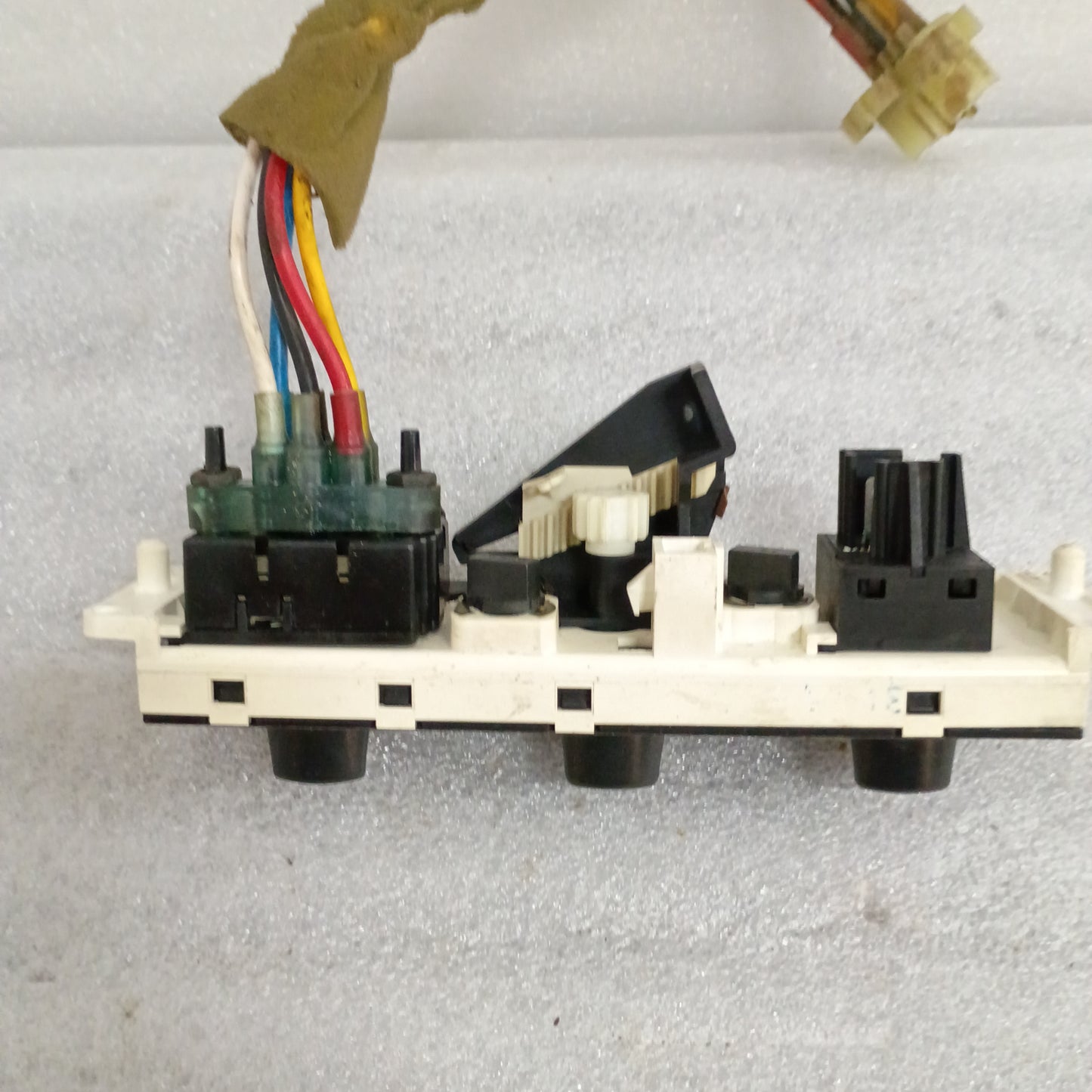 92-95 Heater / HVAC Control with AC (Used) Ford F150 F250 F350 Bronco