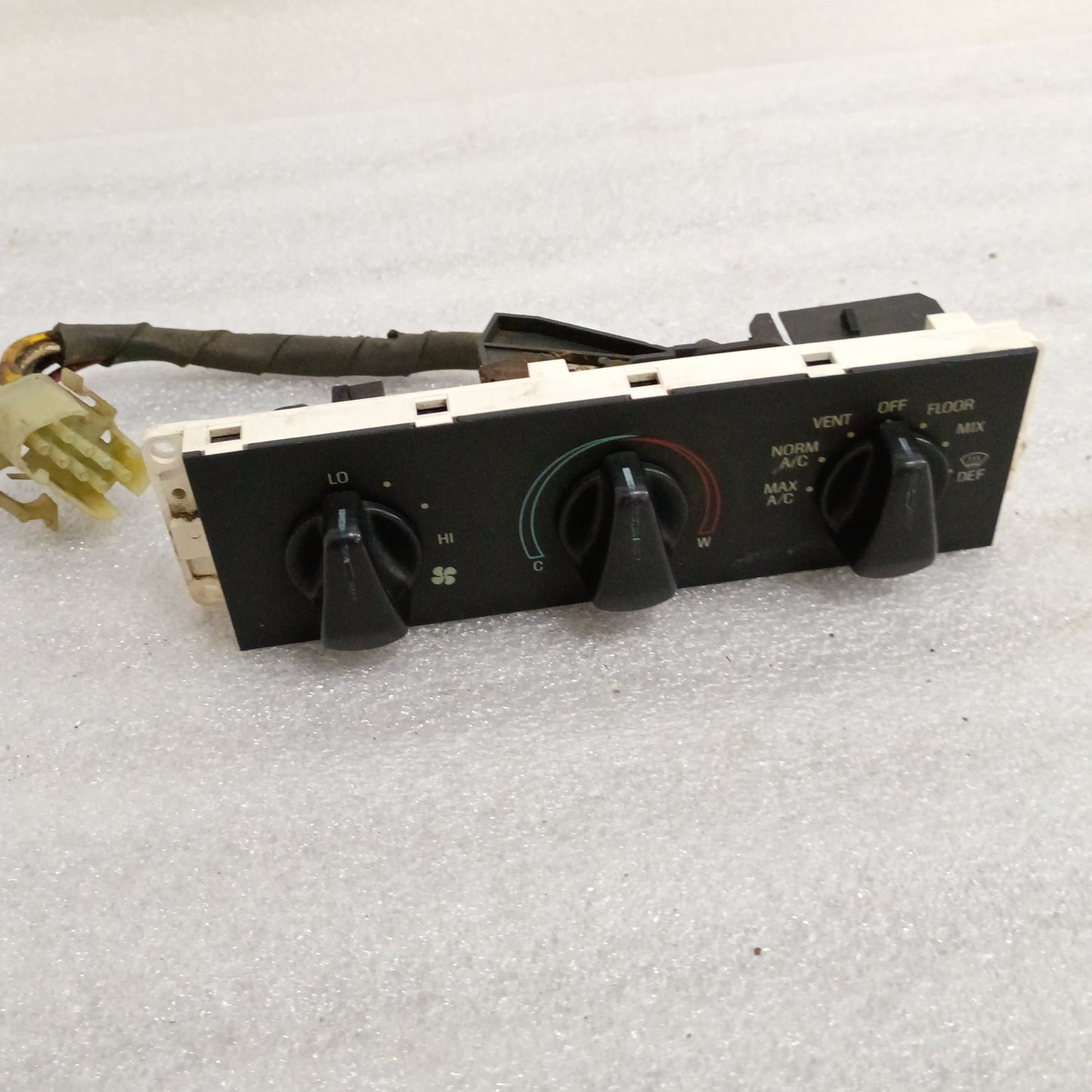 92-95 Heater / HVAC Control with AC (Used) Ford F150 F250 F350 Bronco