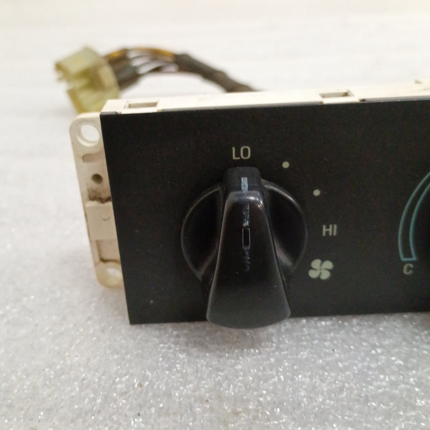 92-95 Heater / HVAC Control with AC (Used) Ford F150 F250 F350 Bronco