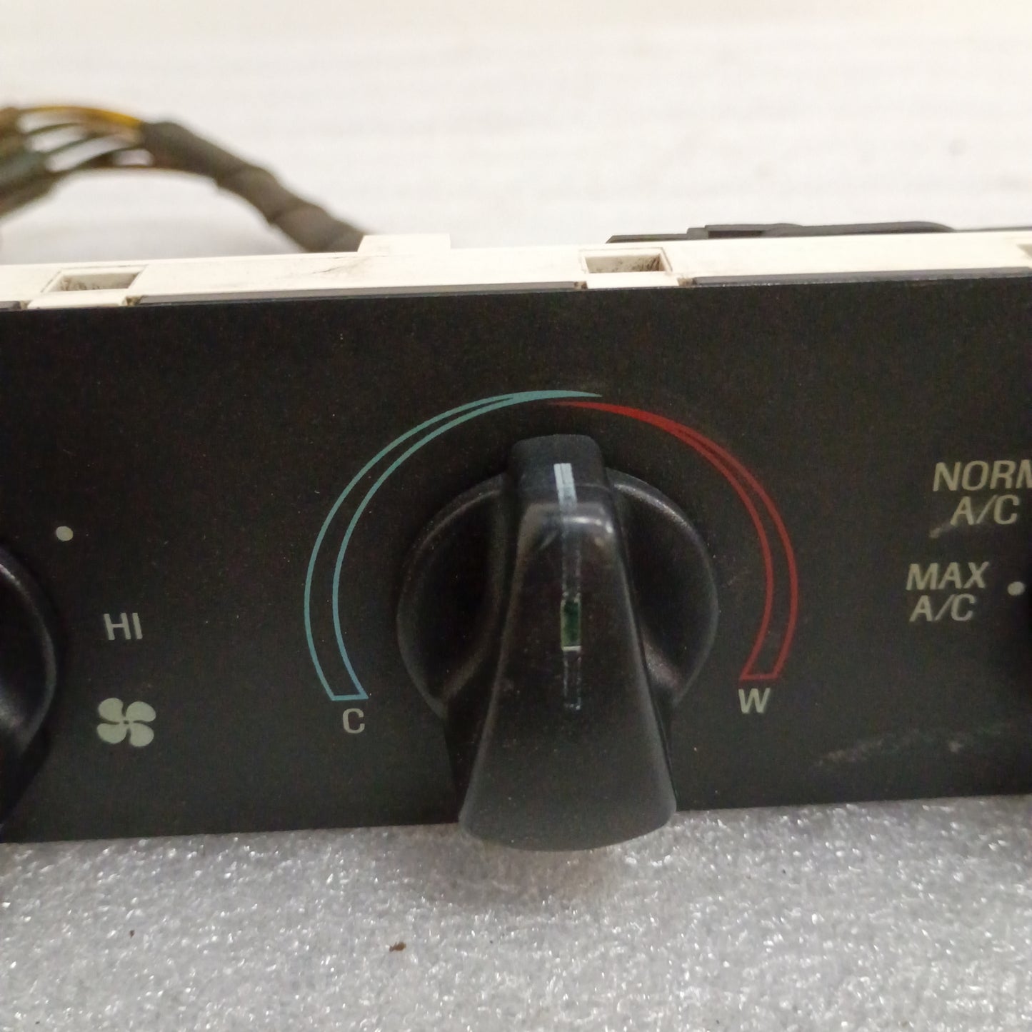 92-95 Heater / HVAC Control with AC (Used) Ford F150 F250 F350 Bronco