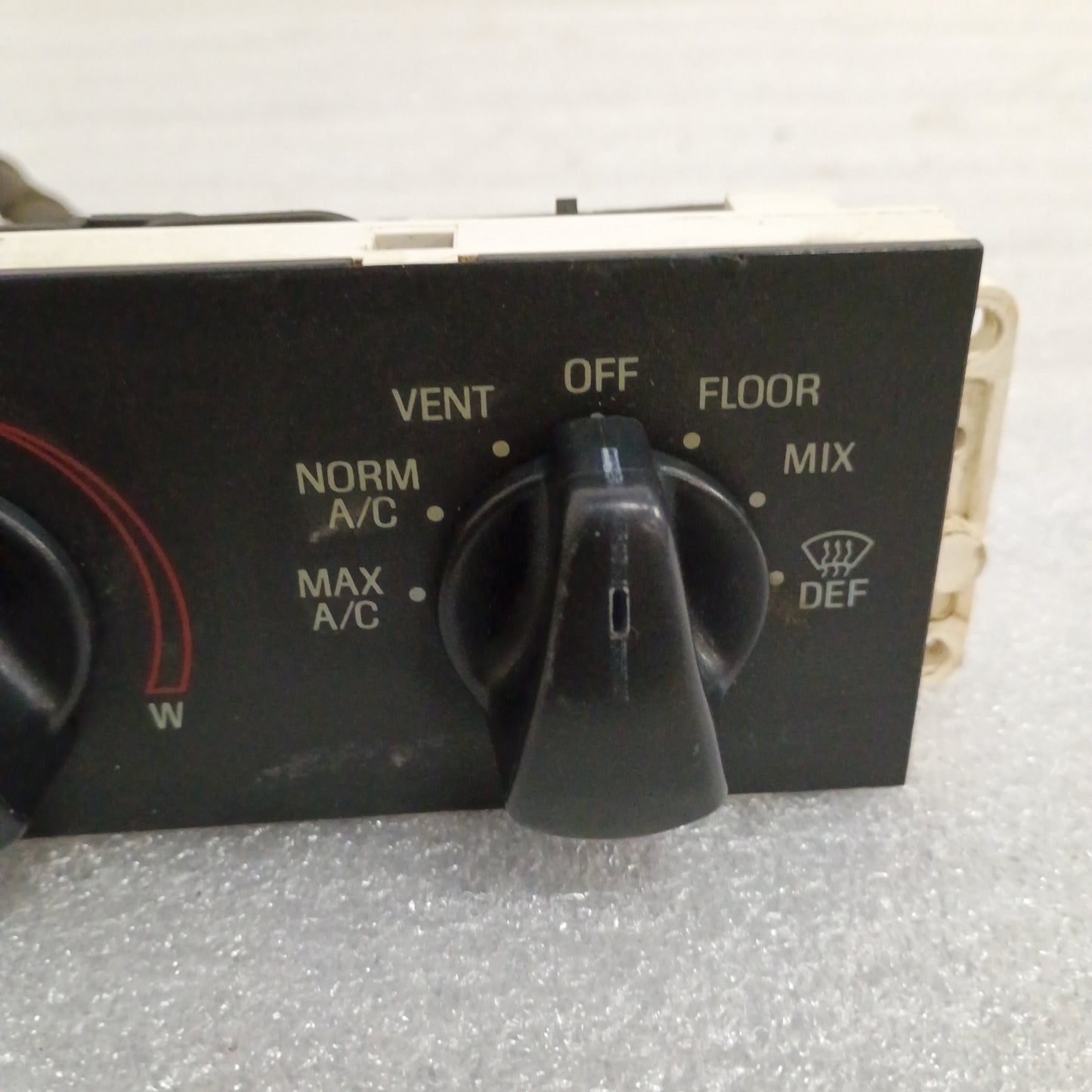 92-95 Heater / HVAC Control with AC (Used) Ford F150 F250 F350 Bronco
