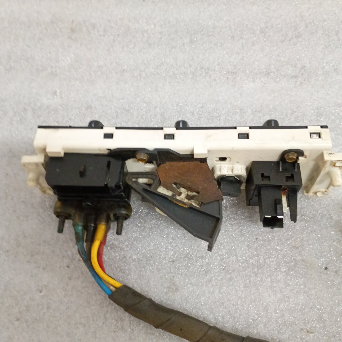 92-95 Heater / HVAC Control with AC (Used) Ford F150 F250 F350 Bronco
