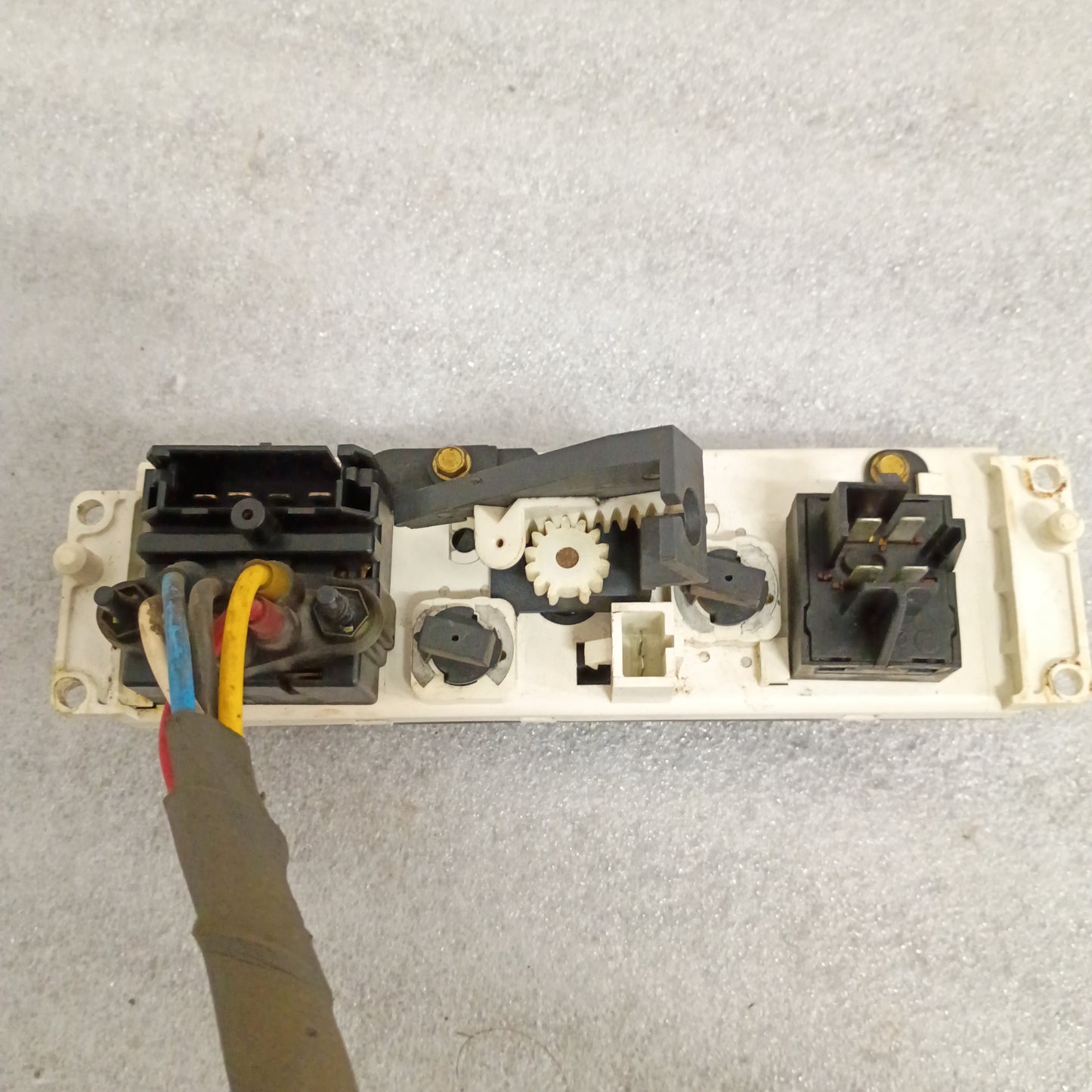 92-95 Heater / HVAC Control with AC (Used) Ford F150 F250 F350 Bronco