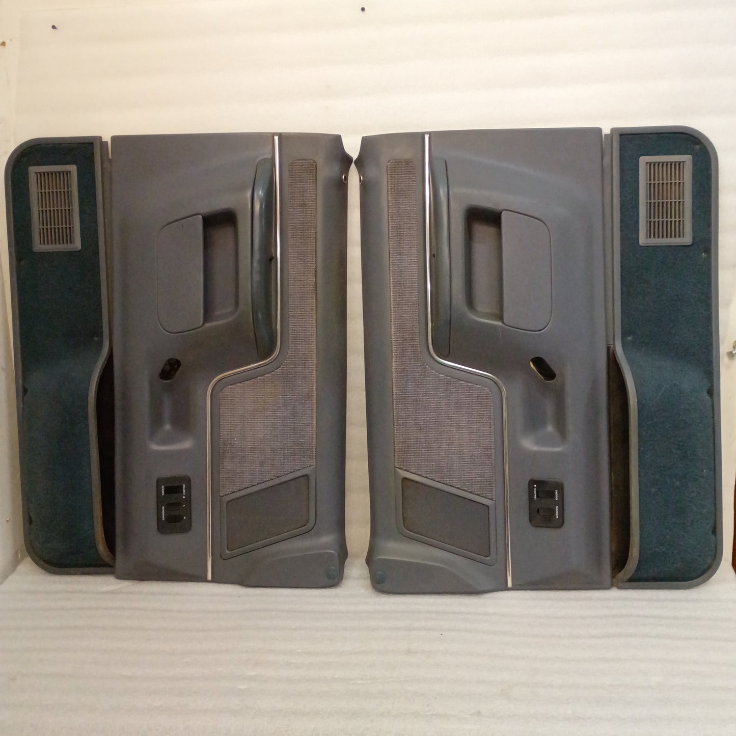 87-91 Deluxe Dark Blue Door Panel Set (Used) F150 F250 F350 Bronco XLT