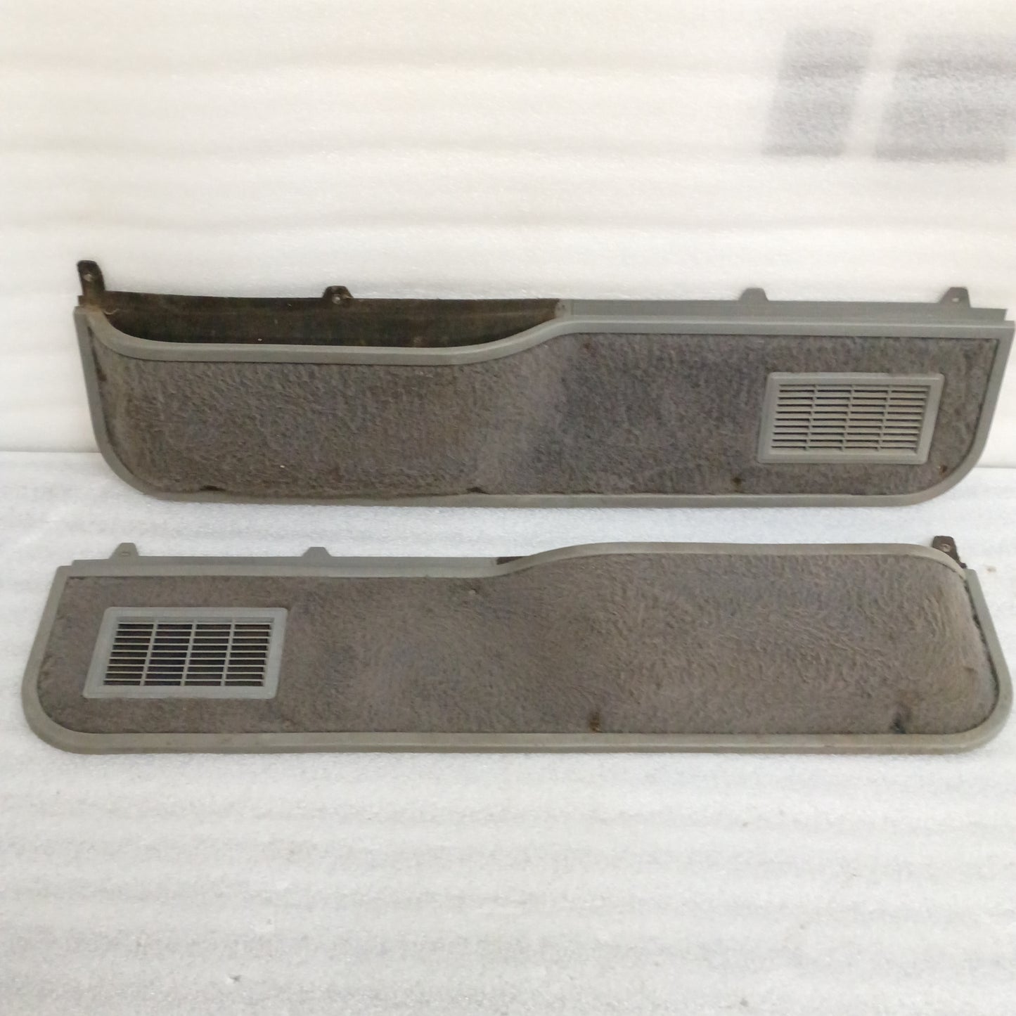 1992-1997 Light Gray Door Panel Set for Manual Windows (Used) F150 F250 F350 Bronco OBS
