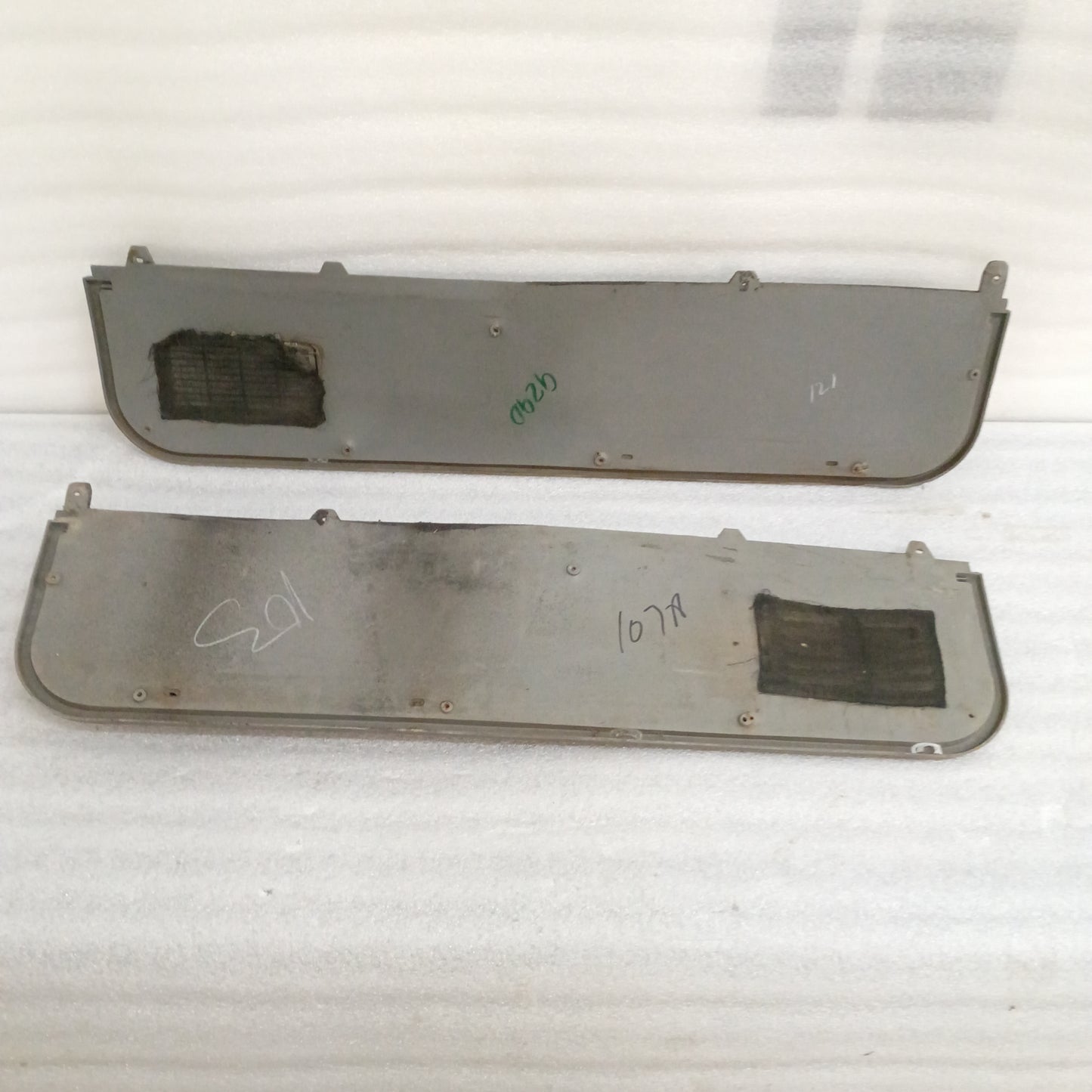 1992-1997 Light Gray Door Panel Set for Manual Windows (Used) F150 F250 F350 Bronco OBS