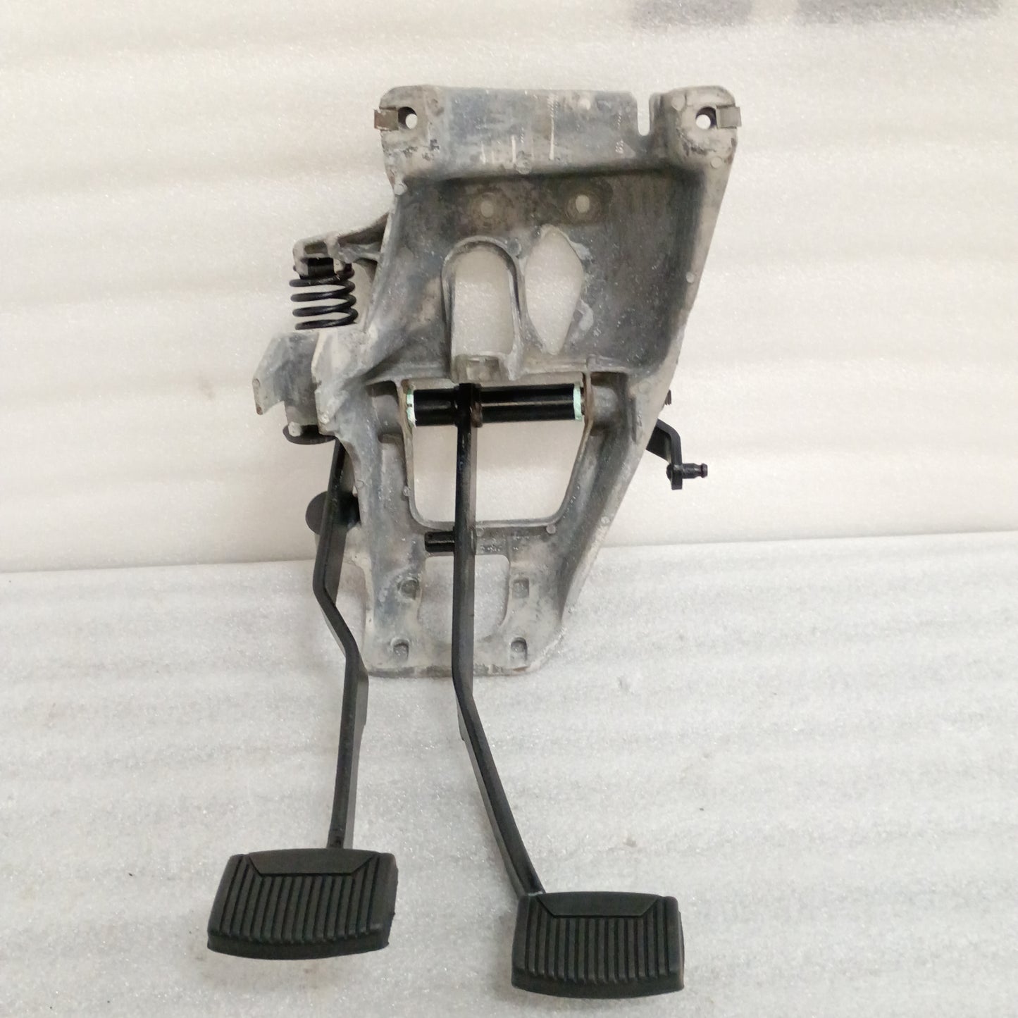 87-91 Clutch & Brake Pedal Assembly (Used) F150 F250 F350 Bronco Refurbished