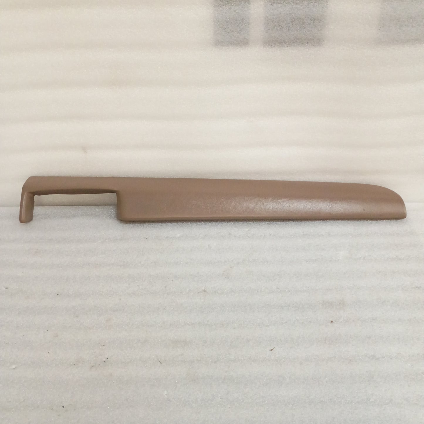 92-97 Dash Pad Tan Passengers Side (Used) Ford F150 F250 F350 Bronco OEM
