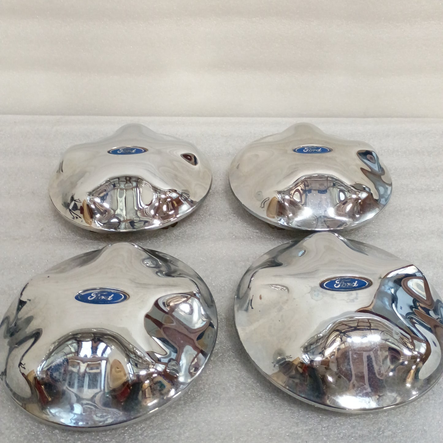 97-03 Center Caps Chrome Set of 4 (Used) Ford F150 Expedition OEM F65A-1A096-EA