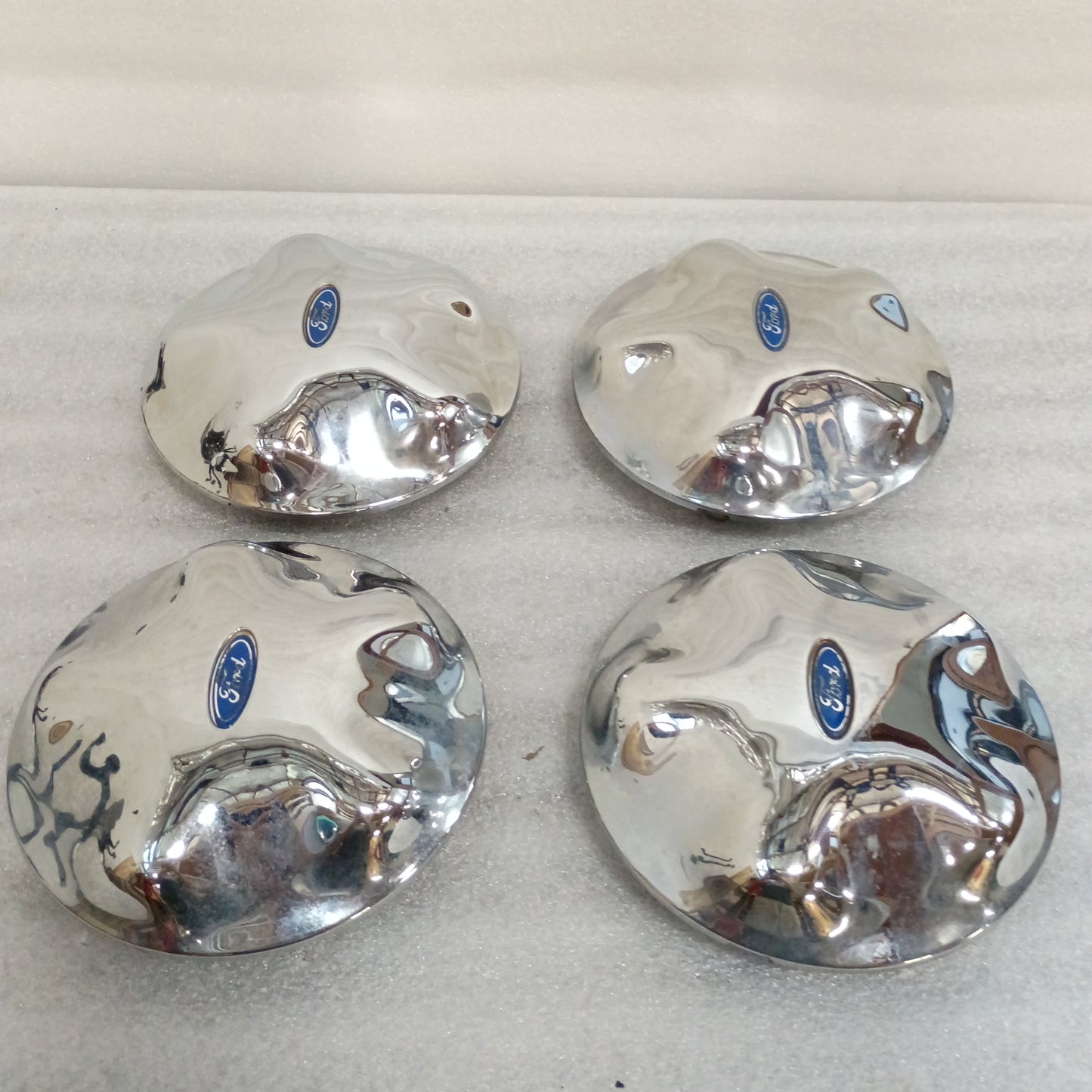 97-03 Center Caps Chrome Set of 4 (Used) Ford F150 Expedition OEM F65A-1A096-EA