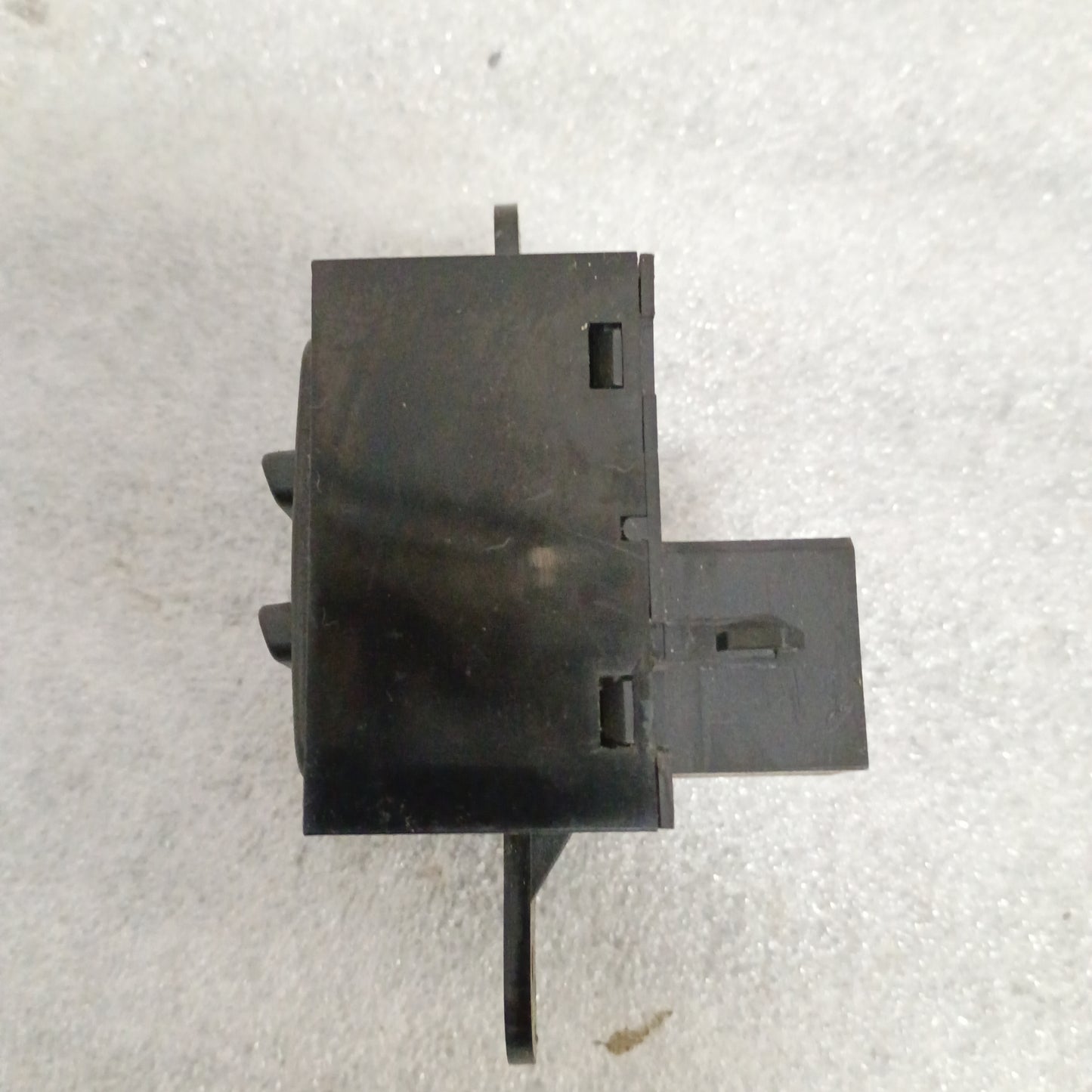Electronic transfer case switch for 4WD and Low Range, compatible with 1994-1996 Bronco & F150, 1994-1997 F250 & F350.