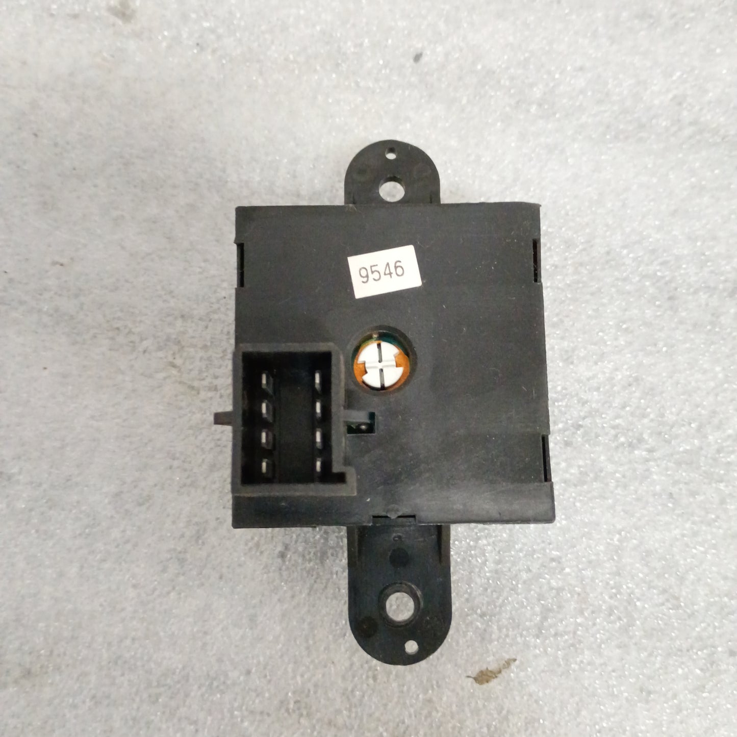 Electronic transfer case switch for 4WD, compatible with 1994-1996 Bronco & F150, 1994-1997 F250 & F350, part number E2TB-7Z155-AA.