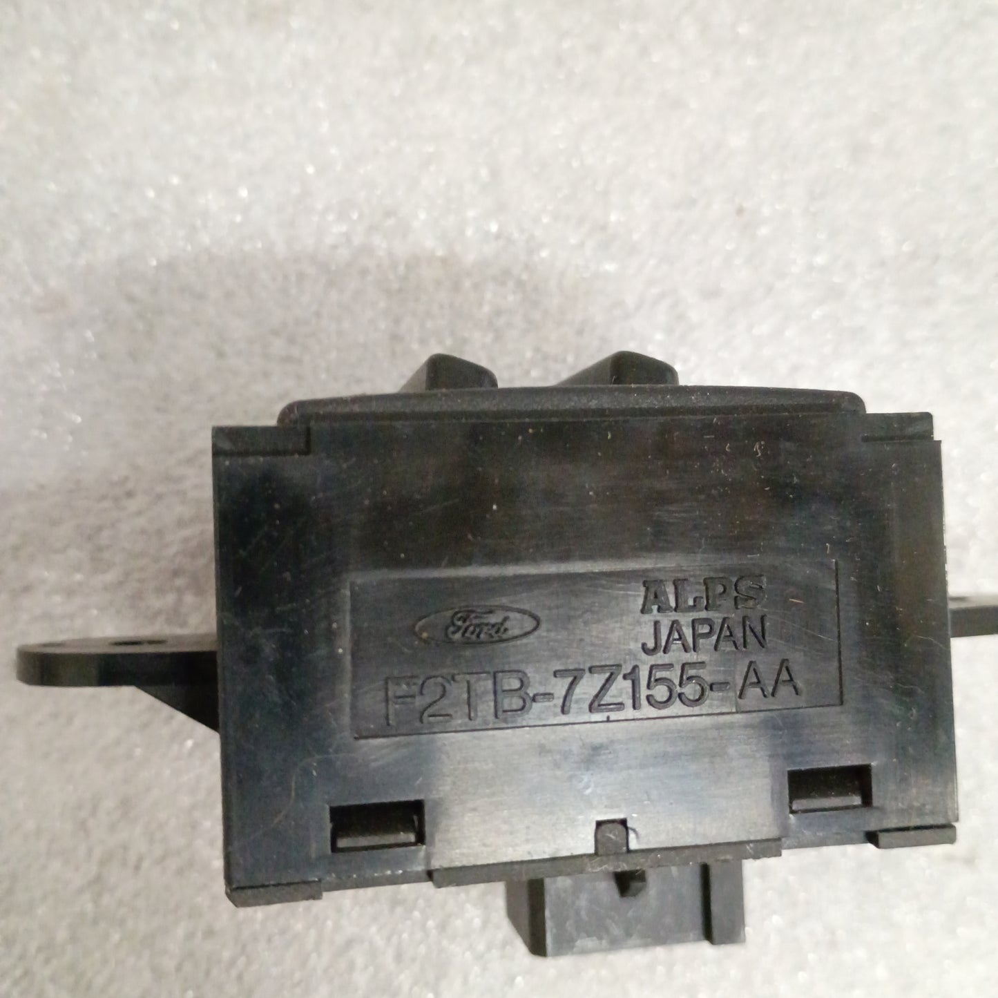 Electronic transfer case switch for 1994-1996 Bronco & F150; 1994-1997 F250 & F350. Part number E2TB-7Z155-AA.