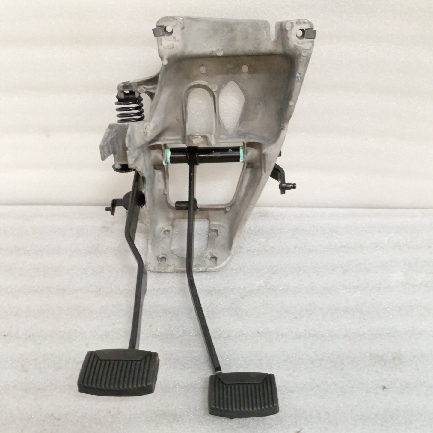 87-91 Clutch & Brake Pedal Assembly (Used) F150 F250 F350 Bronco Refurbished