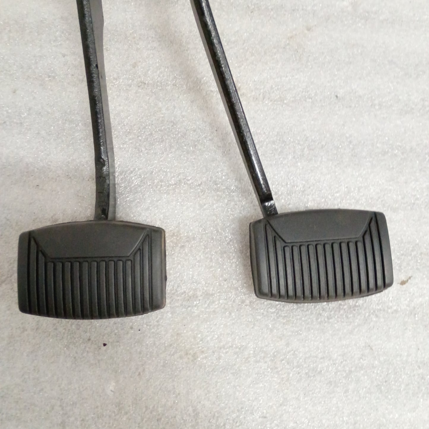 87-91 Clutch & Brake Pedal Assembly (Used) F150 F250 F350 Bronco Refurbished