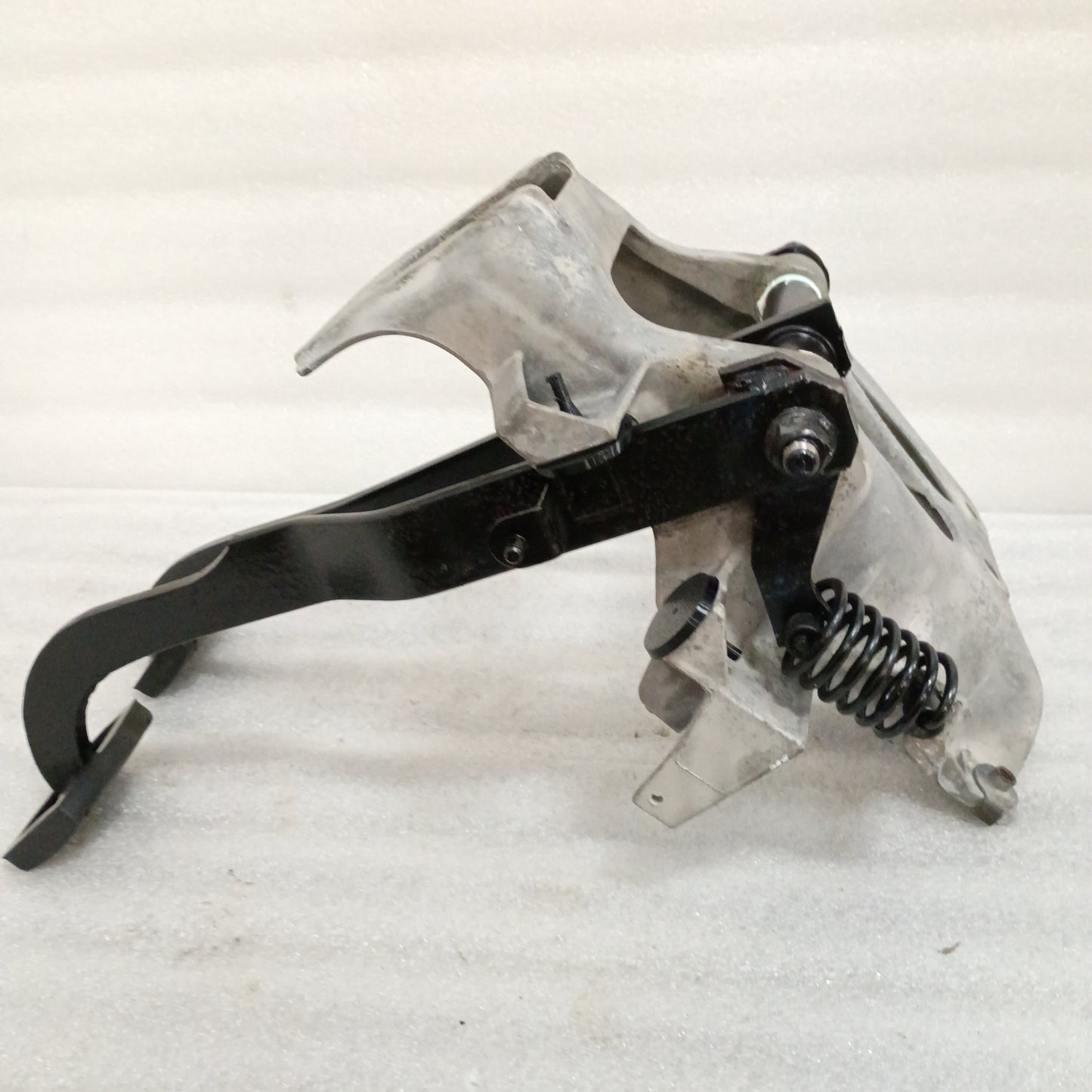 87-91 Clutch & Brake Pedal Assembly (Used) F150 F250 F350 Bronco Refurbished