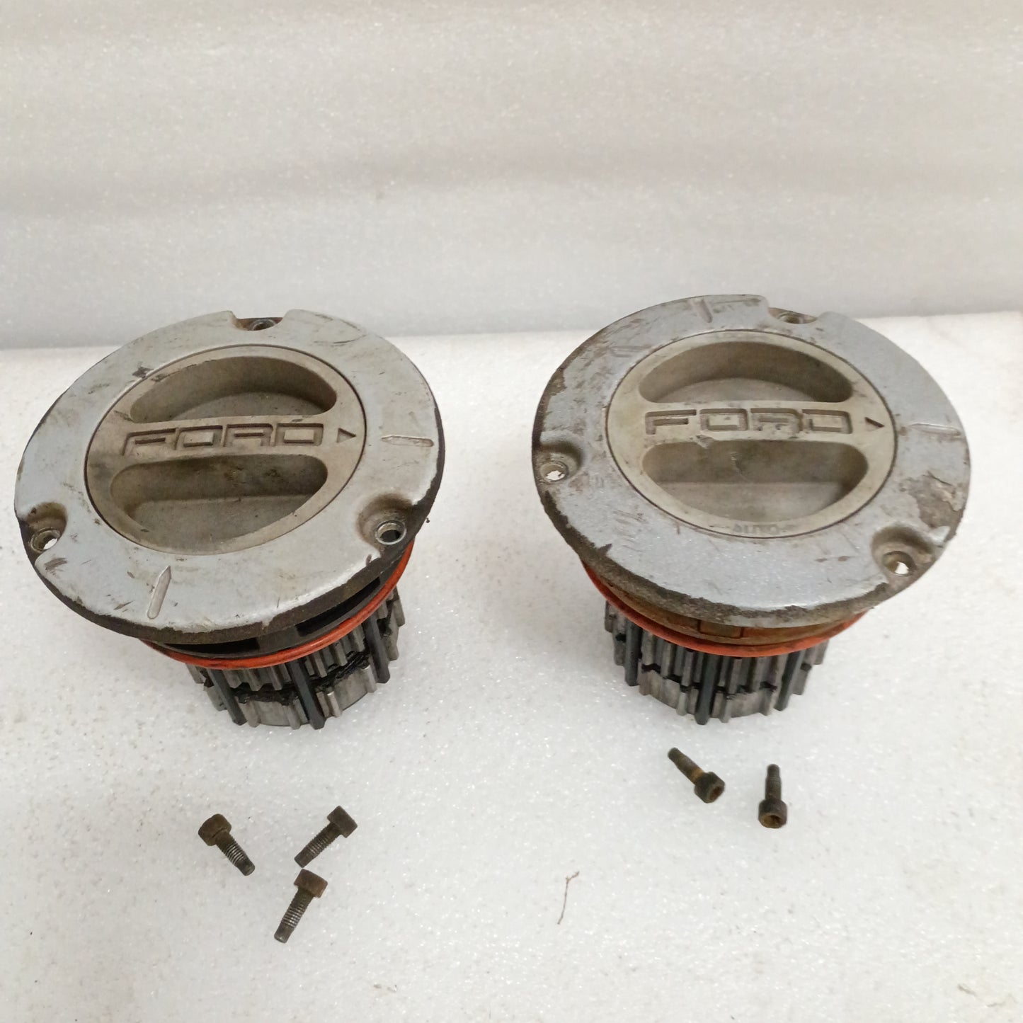 05-10 OEM Ford Dana 60/70 Manual Locking Hubs (Used) Super Duty F250 F350 4WD 4x4