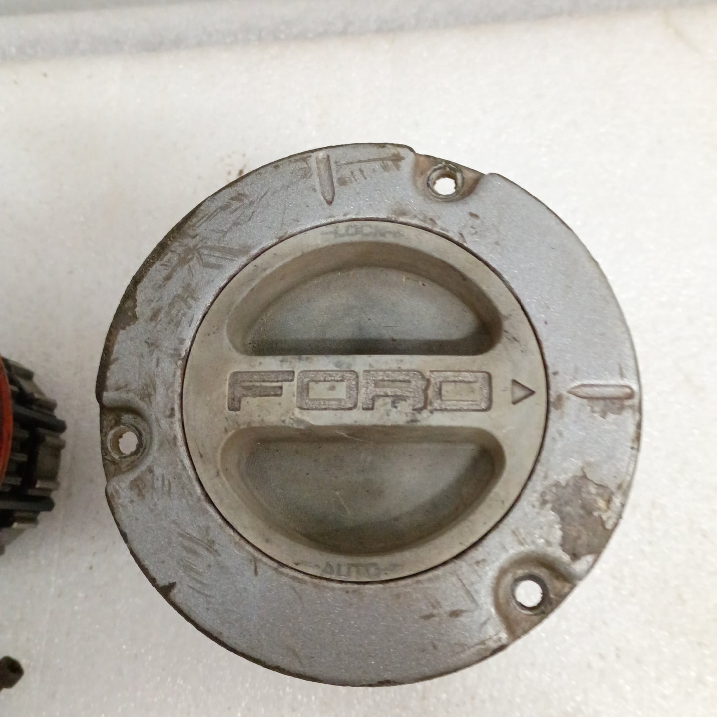 05-10 OEM Ford Dana 60/70 Manual Locking Hubs (Used) Super Duty F250 F350 4WD 4x4