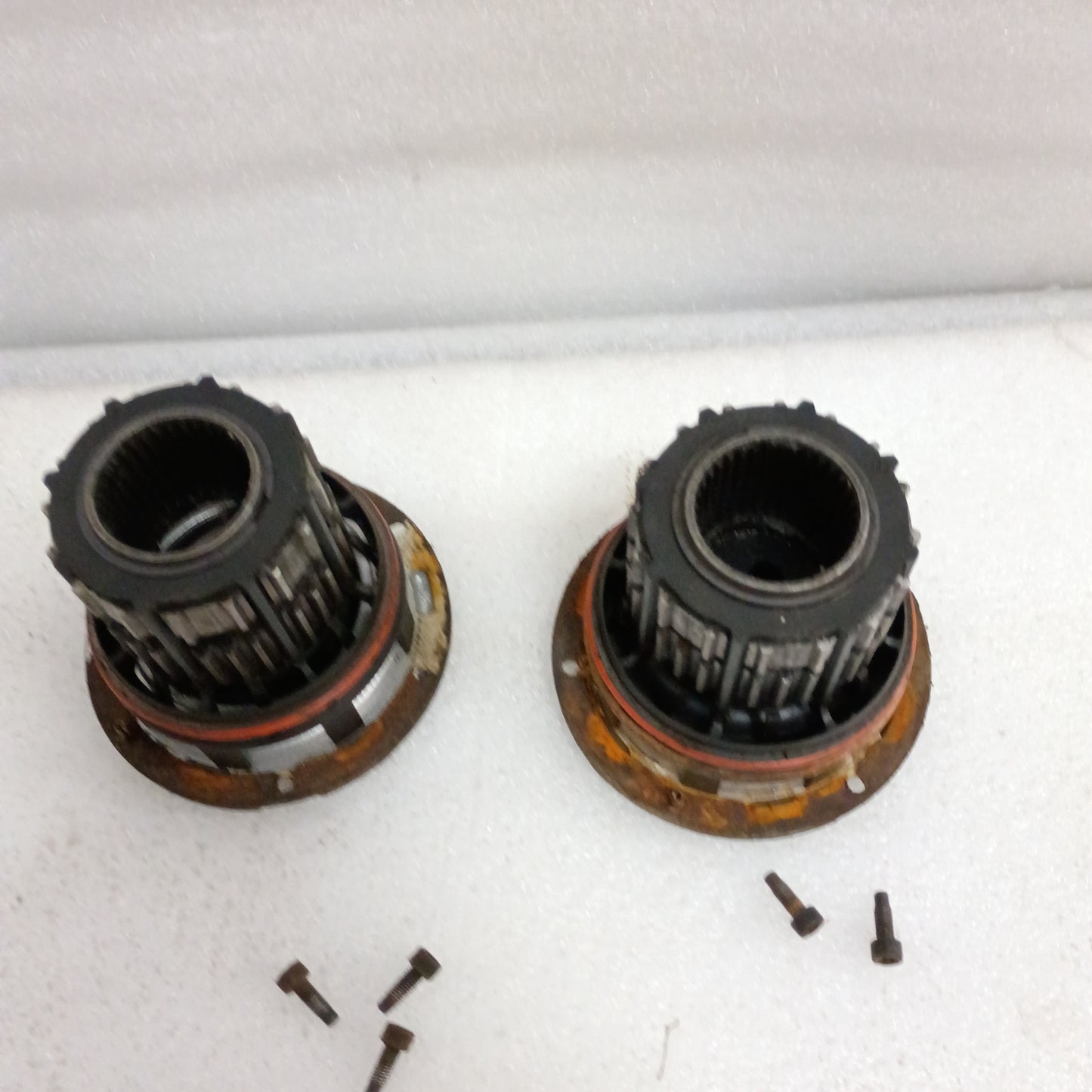 05-10 OEM Ford Dana 60/70 Manual Locking Hubs (Used) Super Duty F250 F350 4WD 4x4