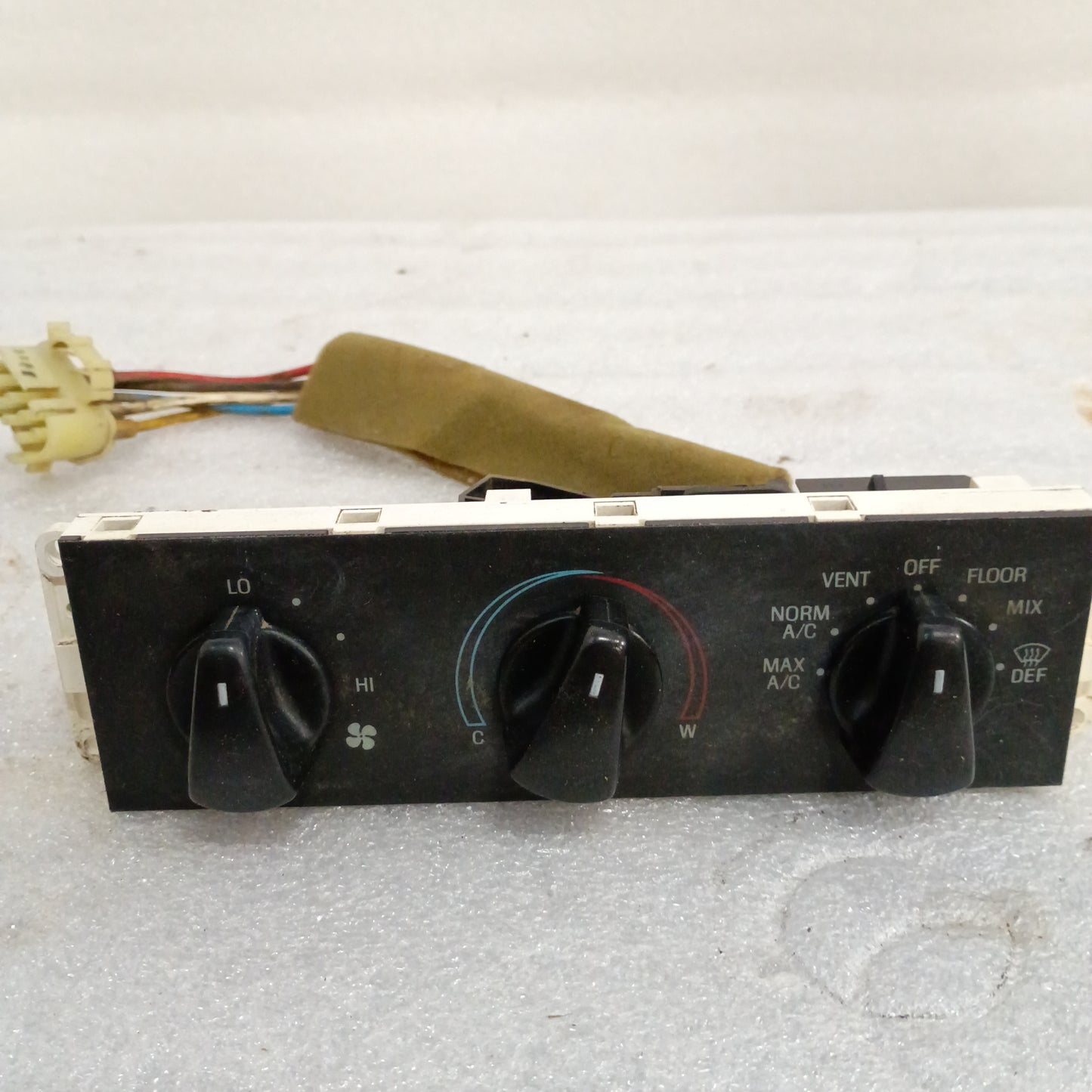 92-95 Heater / HVAC Control with AC (Used) Ford F150 F250 F350 Bronco
