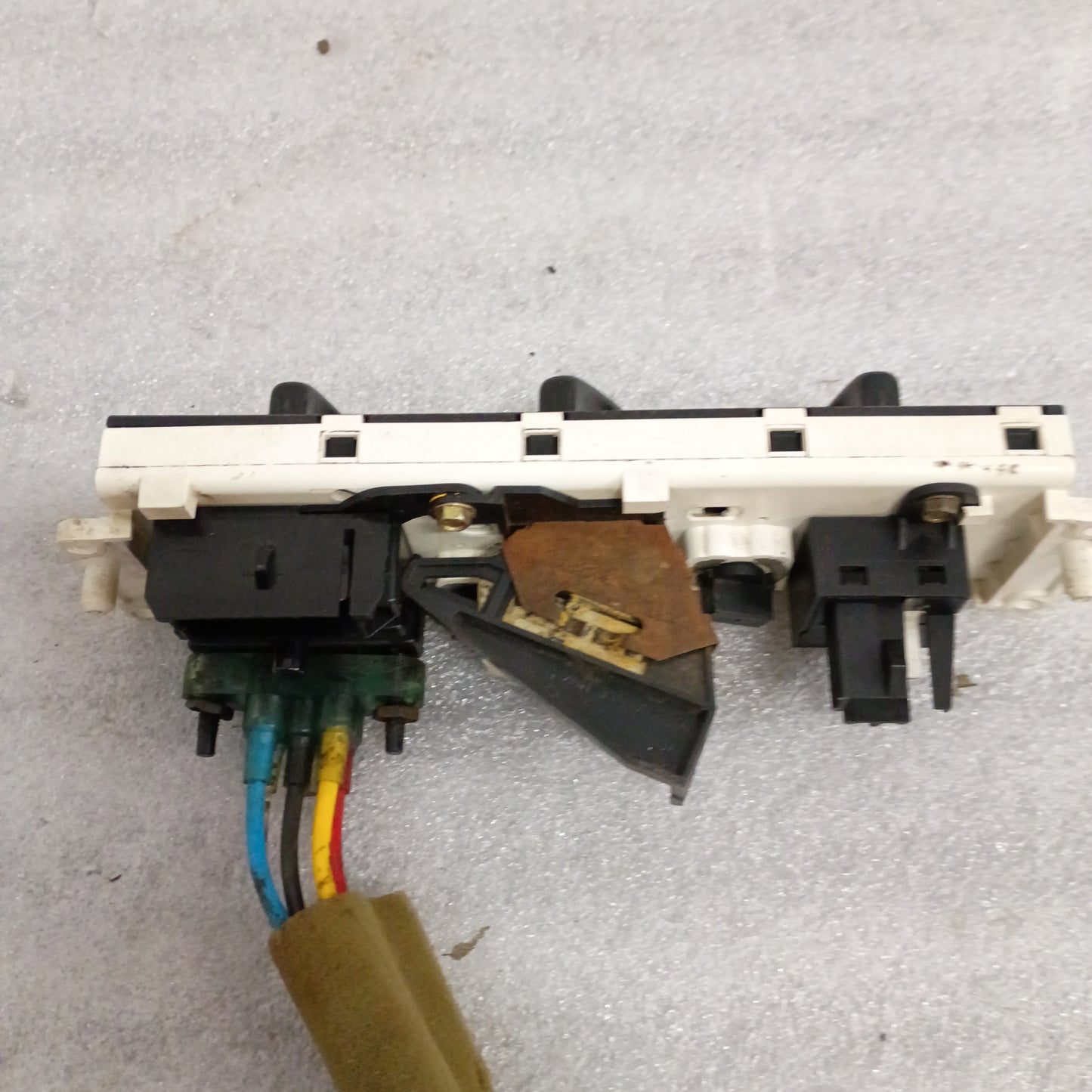 92-95 Heater / HVAC Control with AC (Used) Ford F150 F250 F350 Bronco
