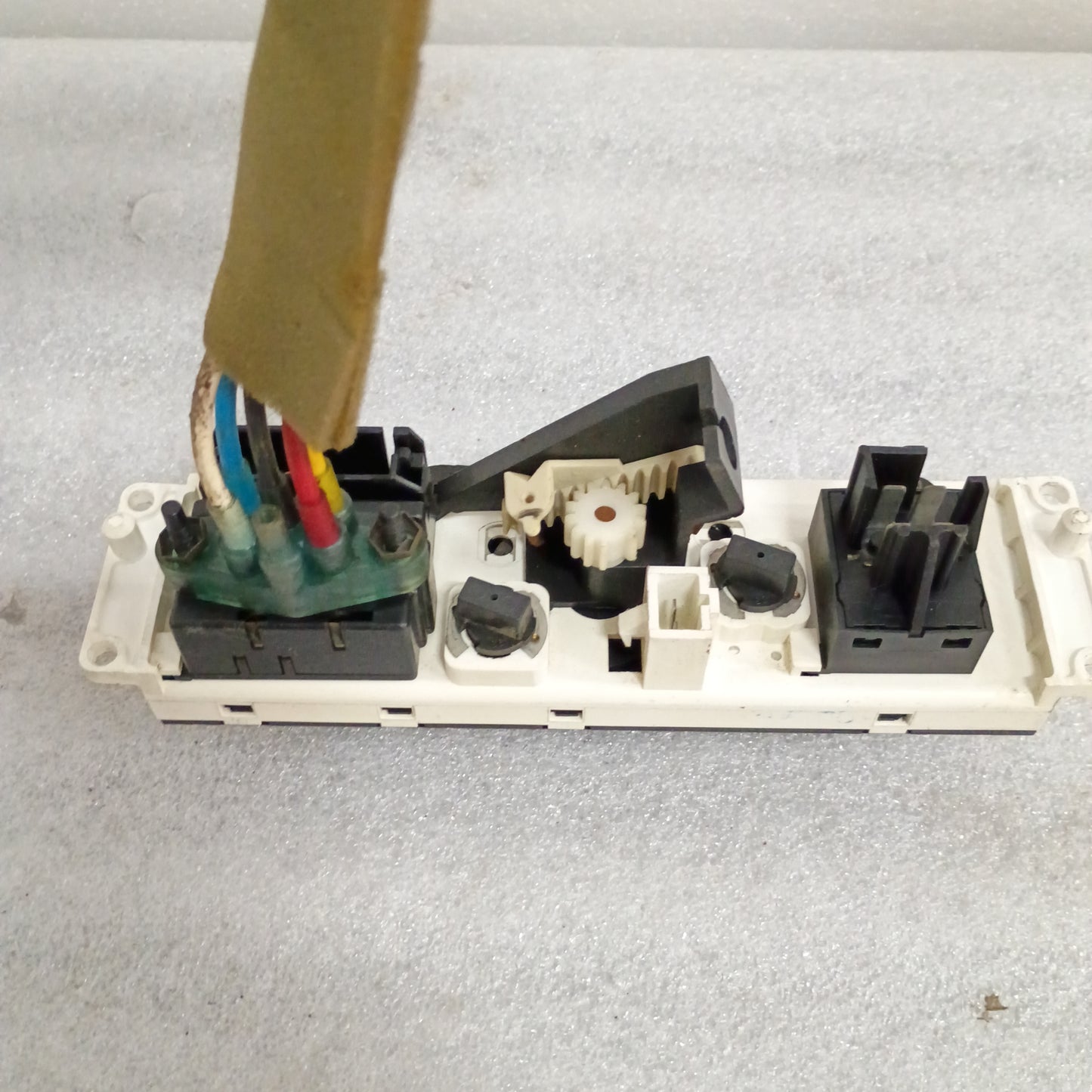 92-95 Heater / HVAC Control with AC (Used) Ford F150 F250 F350 Bronco