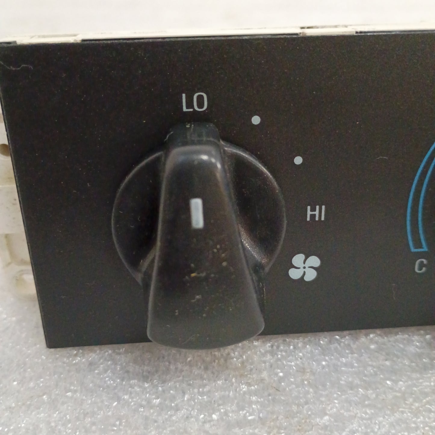 92-95 Heater / HVAC Control without AC (Used) Ford F150 F250 F350 Bronco