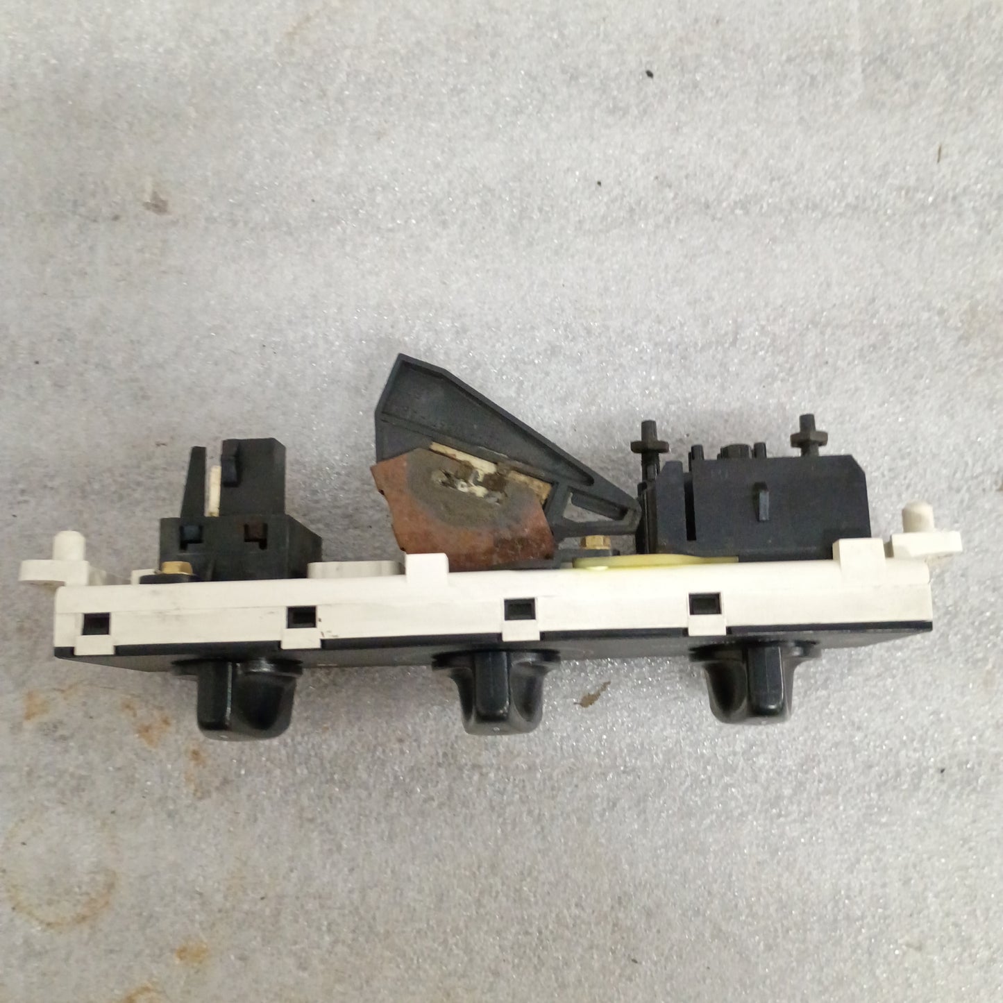 92-95 Heater / HVAC Control without AC (Used) Ford F150 F250 F350 Bronco