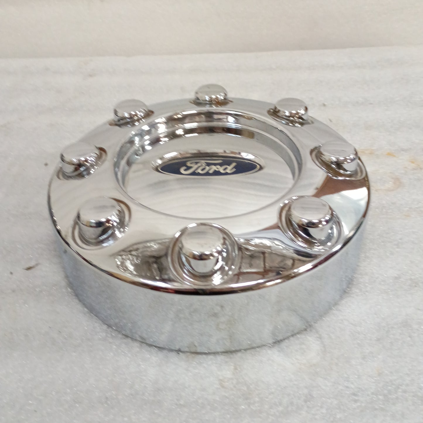 05-10 Ford Chrome Center Cap 8 Lug (Used) F250 F350 OEM 8 Lug 2WD 4WD Super Duty Wheel