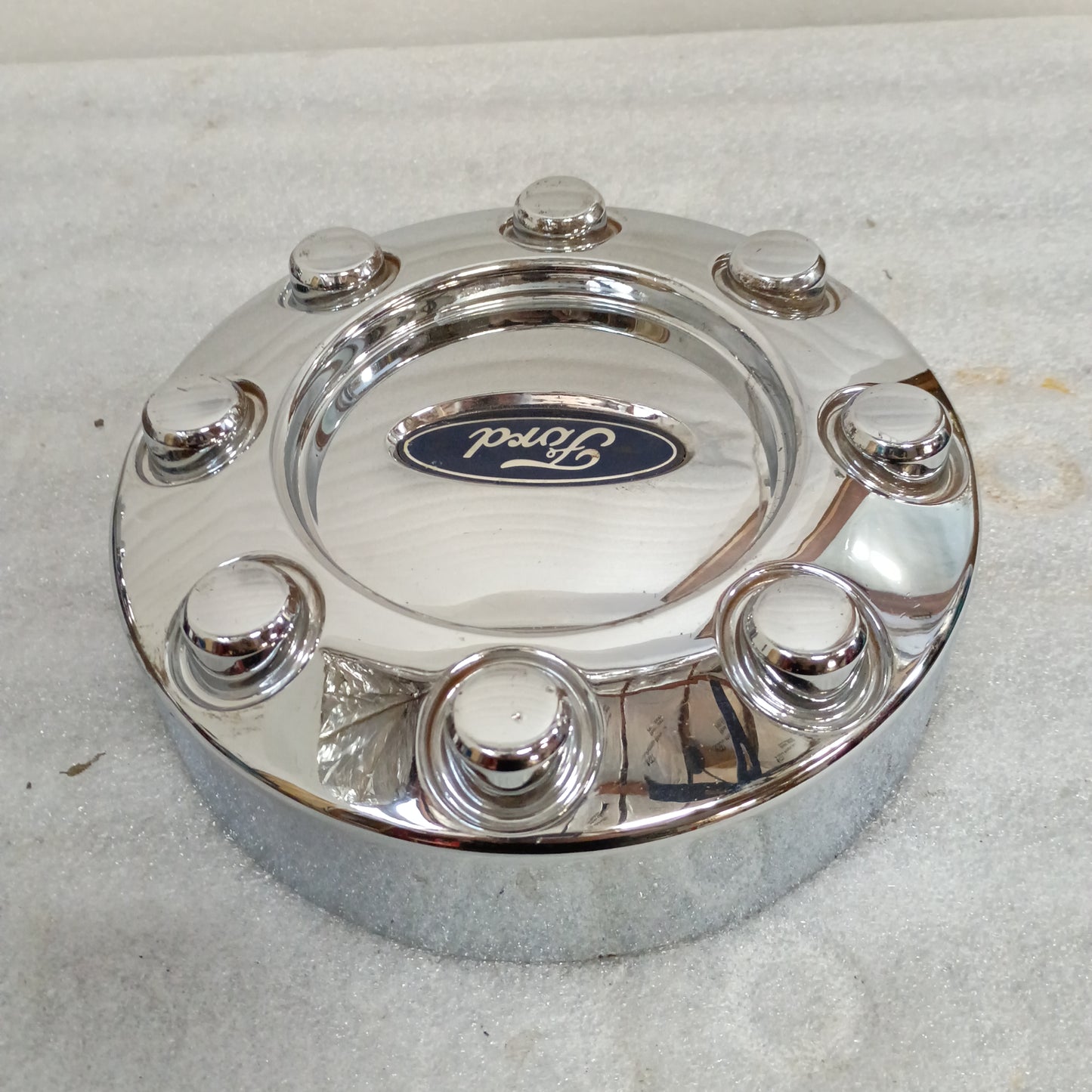05-10 Ford Chrome Center Cap 8 Lug (Used) F250 F350 OEM 8 Lug 2WD 4WD Super Duty Wheel